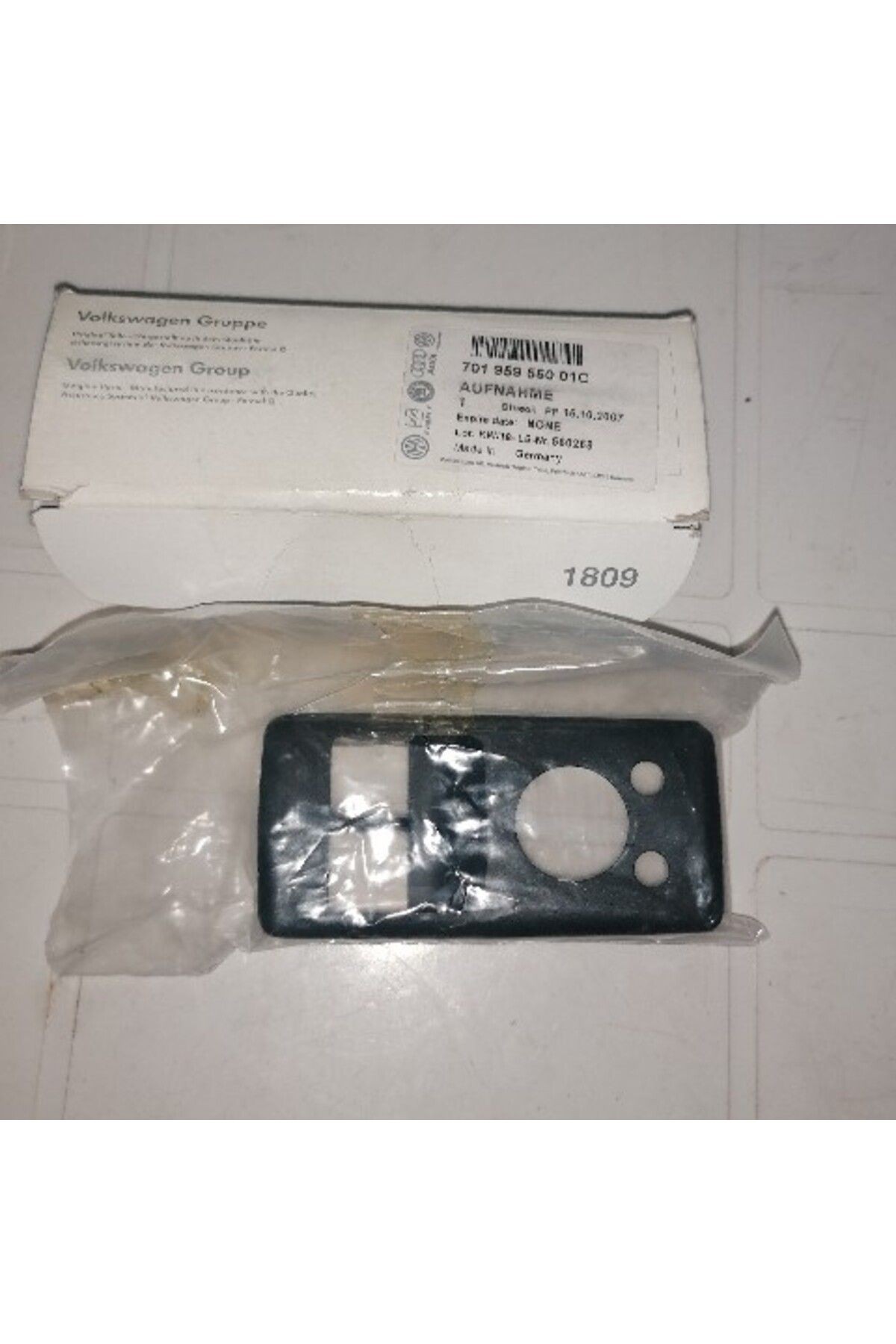 701959550 01C Transporter T4 Kapı Paneli Anahtar Çerçevesi OEM