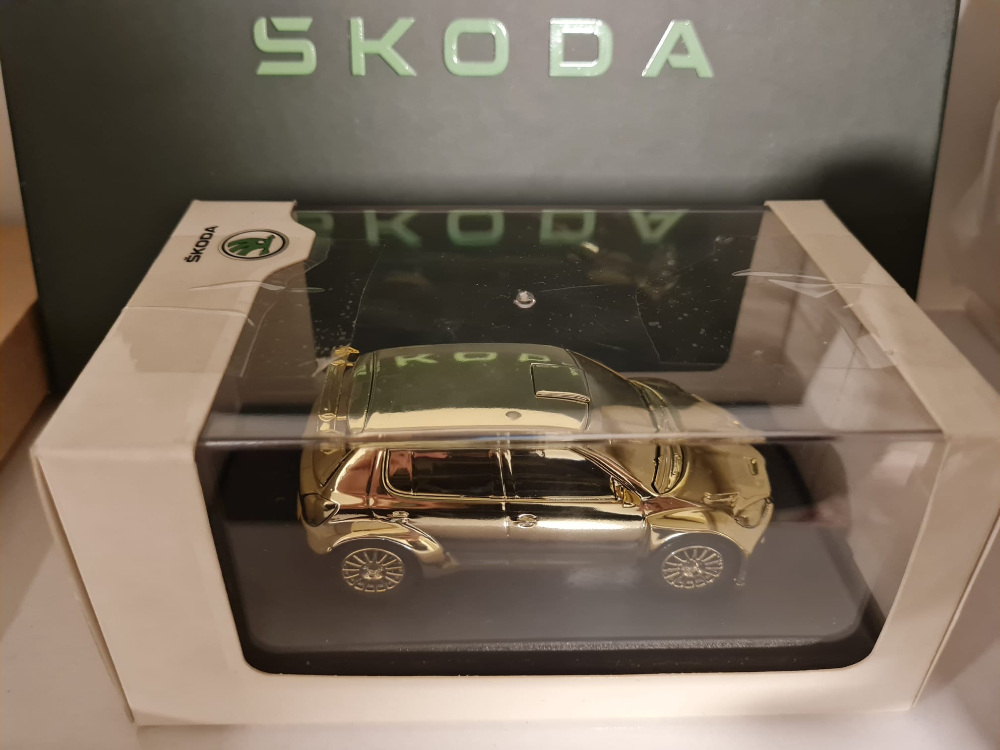 000099300AF- SKODA Orijinal Model Araba Fabia S2000 Gold Edition