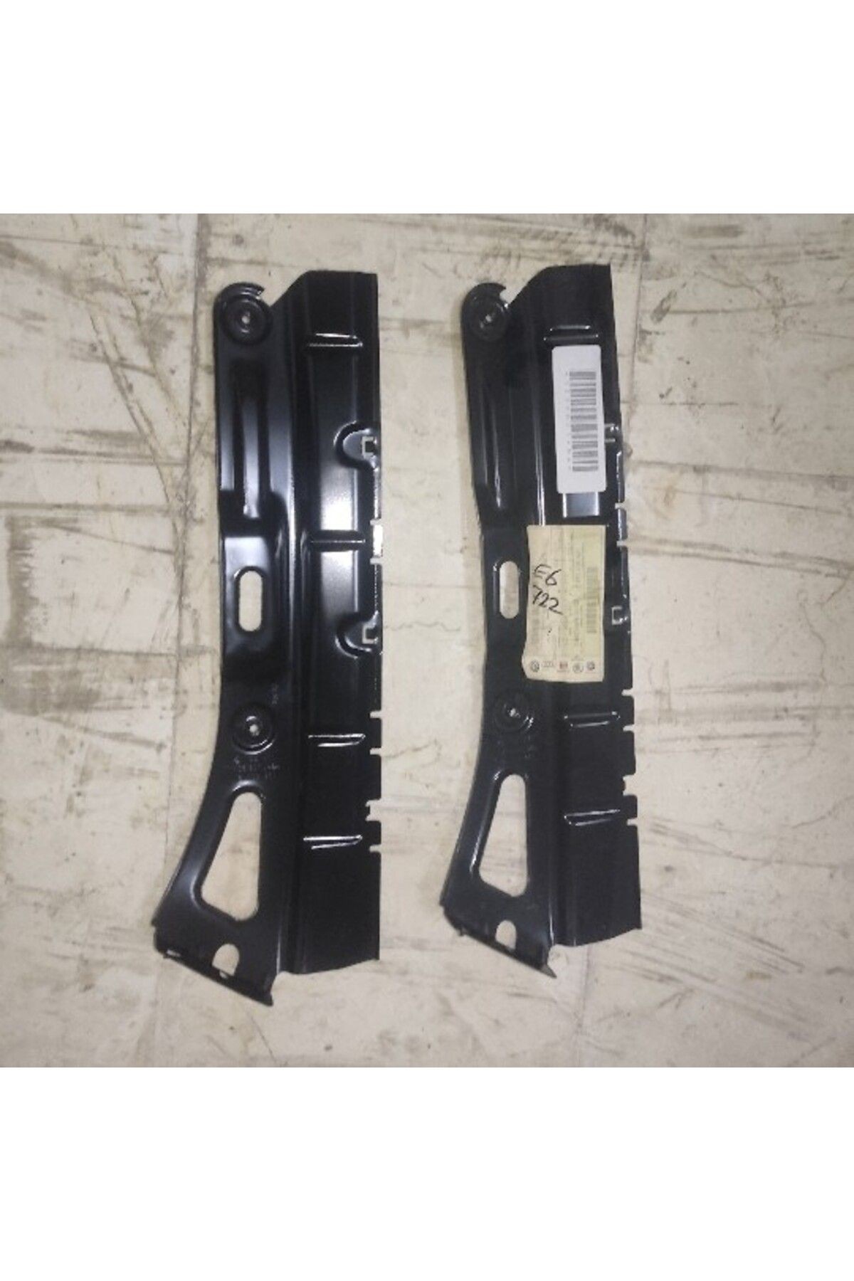 1Z5807148A BRAKET,TAMPON ARKA SAĞ ORIJINAL Uyumlu