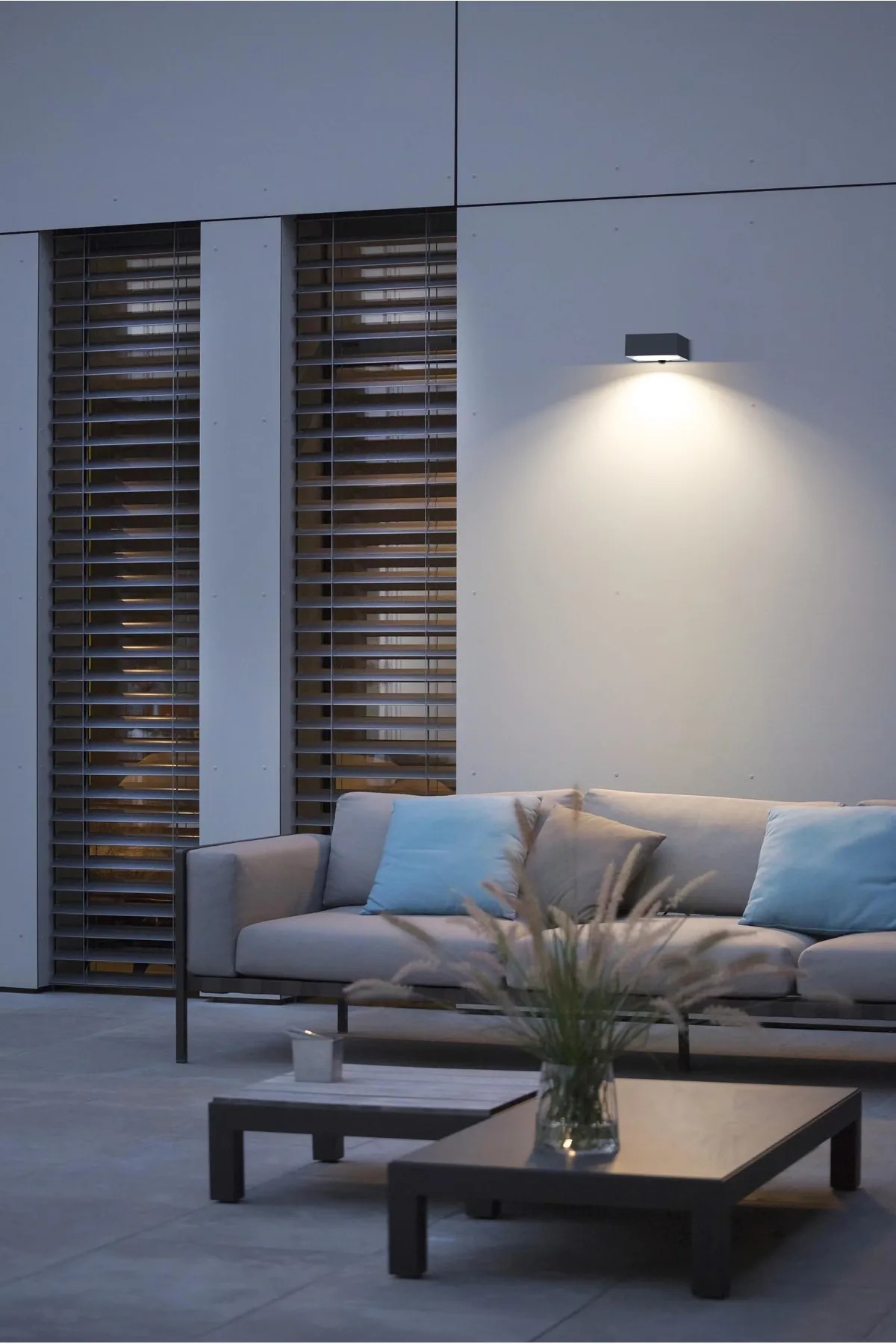 DLC SOLAR LED HAREKET SENSÖRLÜ KARE APLİK SİYAH 1000 LÜMEN