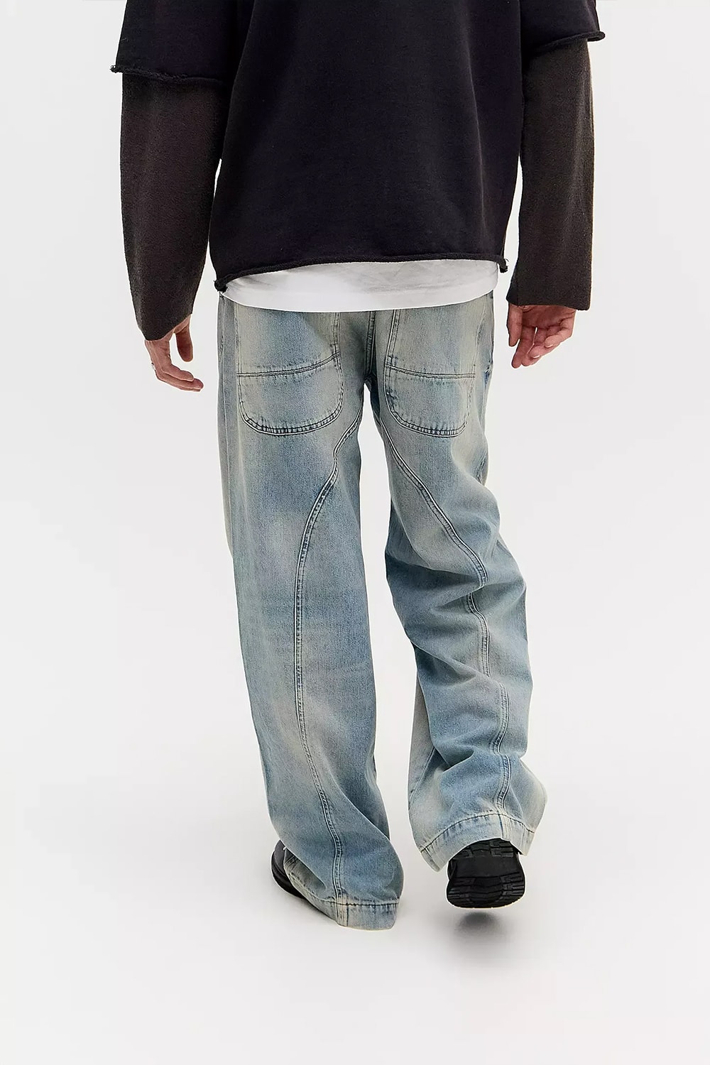BDG Neo Dirty Bleach Twist Jeans