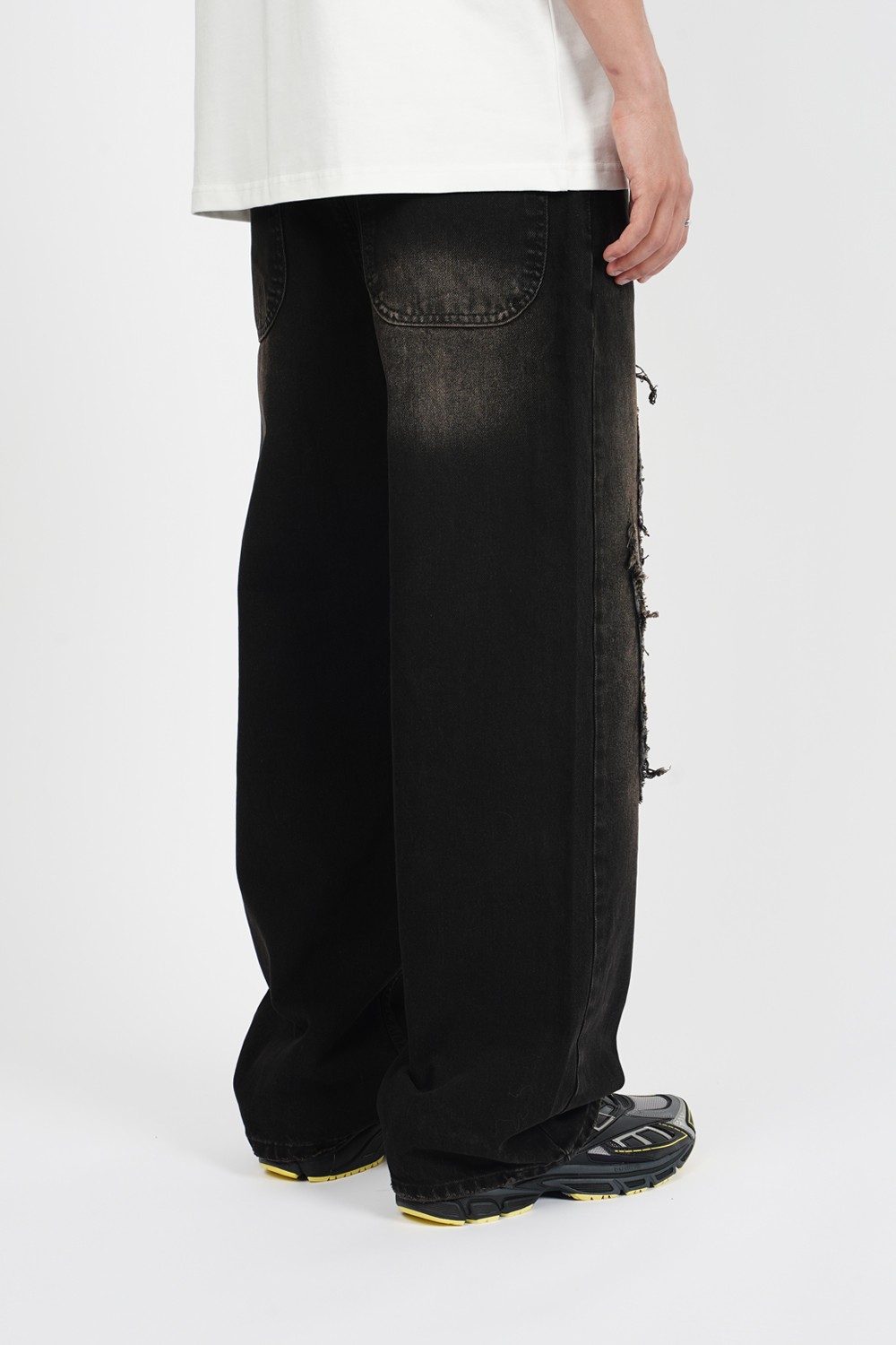 Sohigh Applique Baggy Jeans - Dark Brown