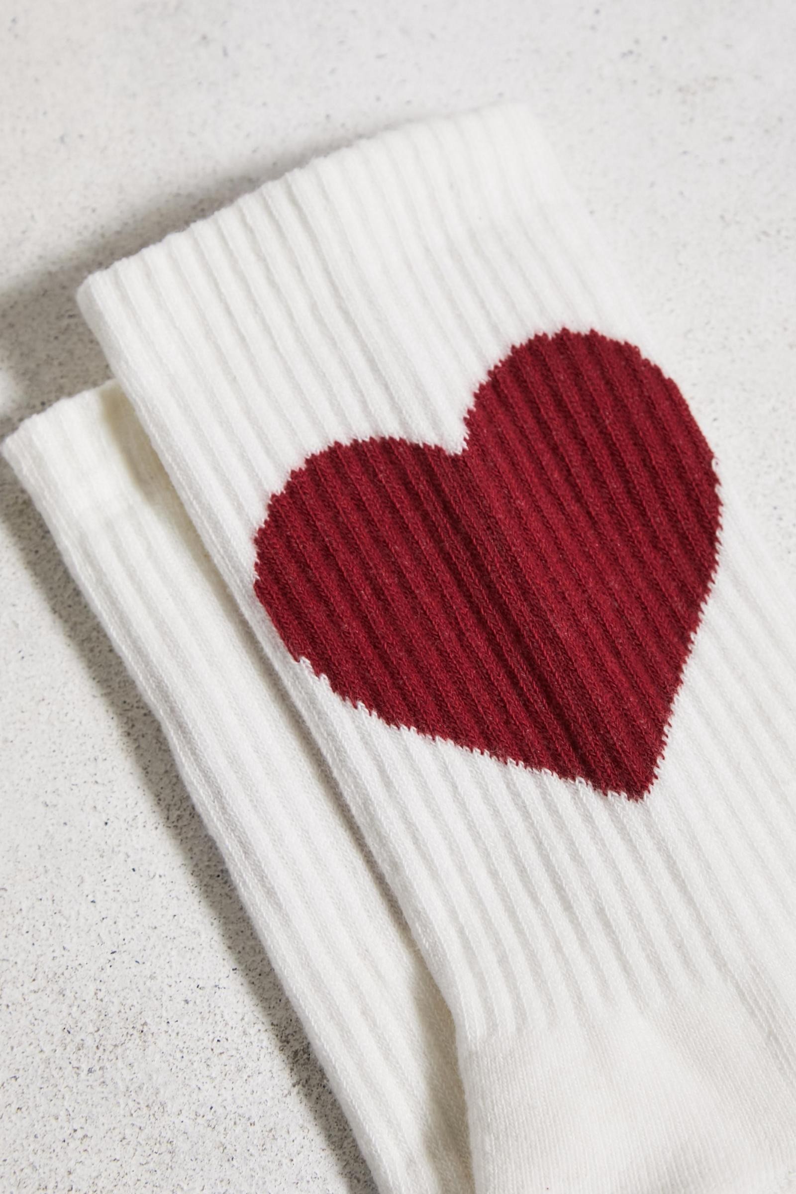 U.O. Heart Crew Socks (UO-43)