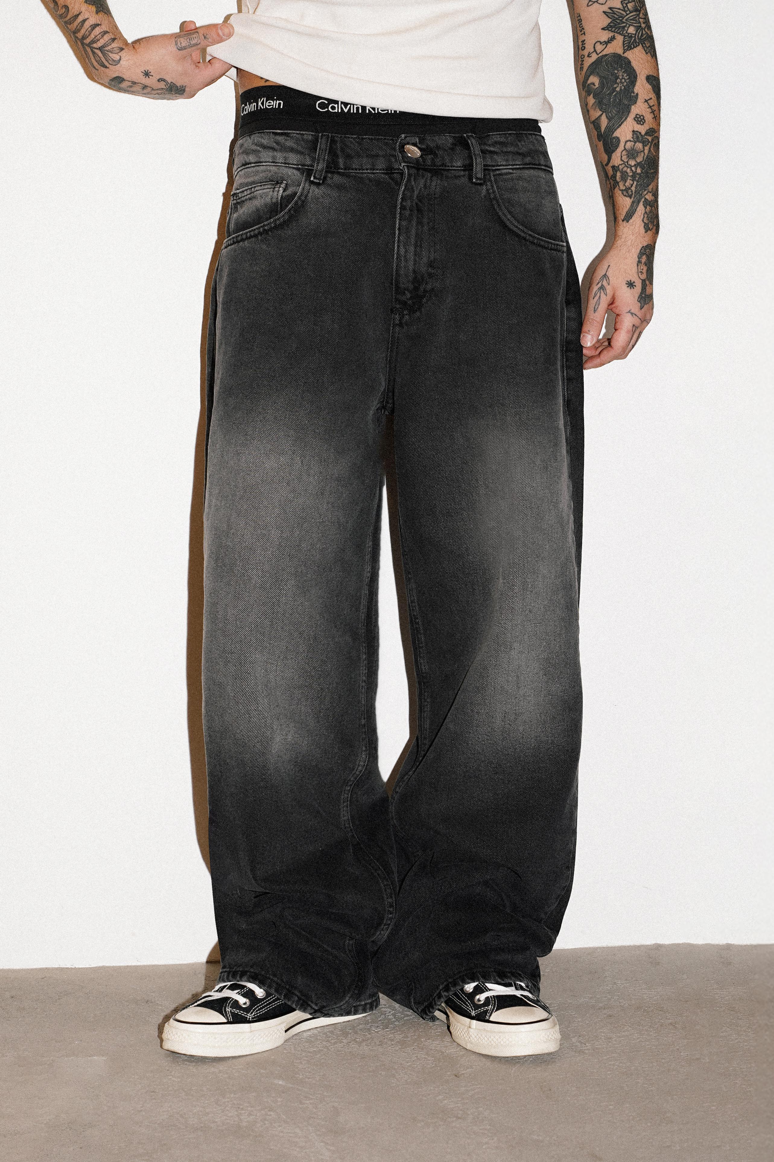 Washed Black Baggy Denim Jeans - 001