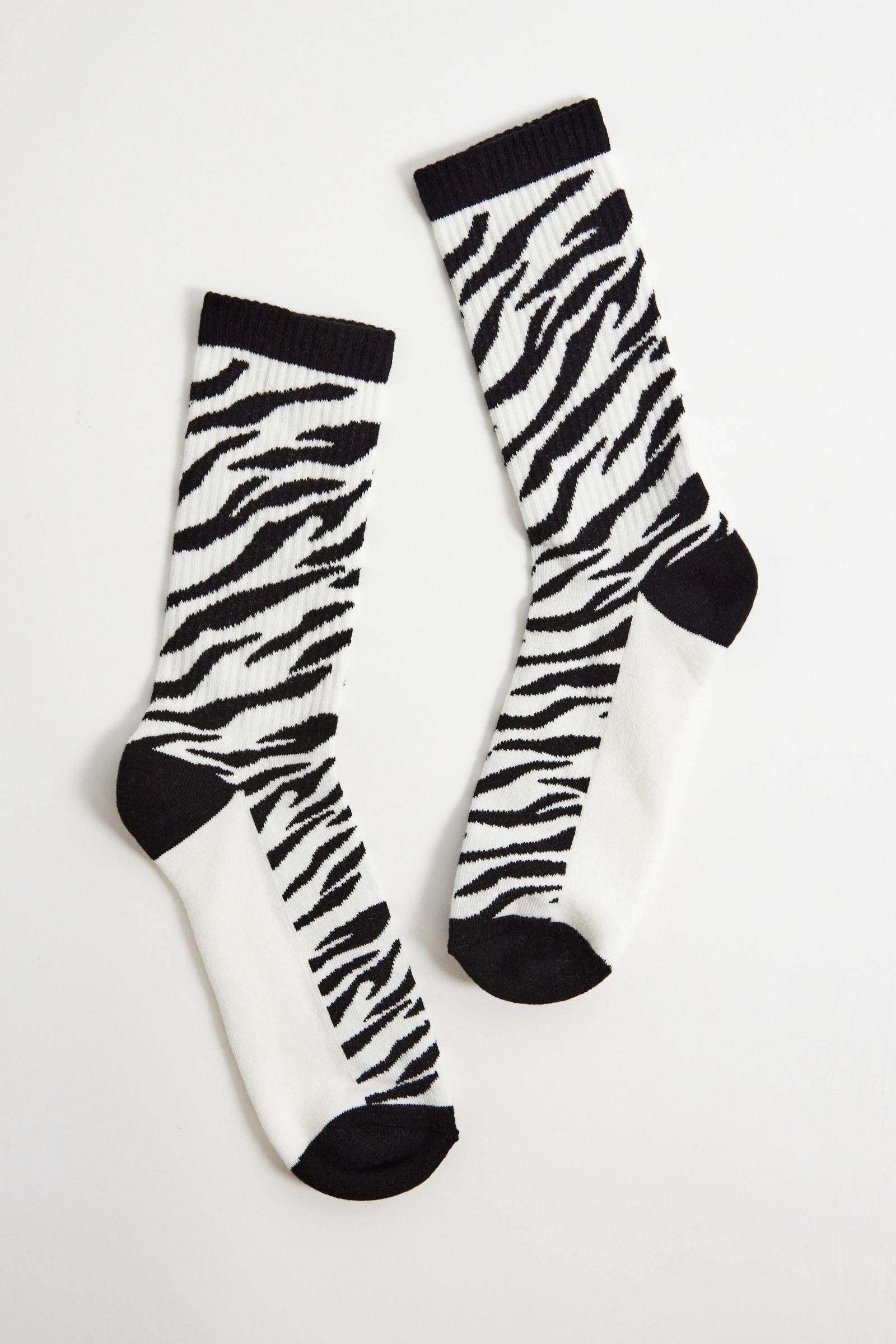 U.O. Zebra Print Crew Socks (UO-40)