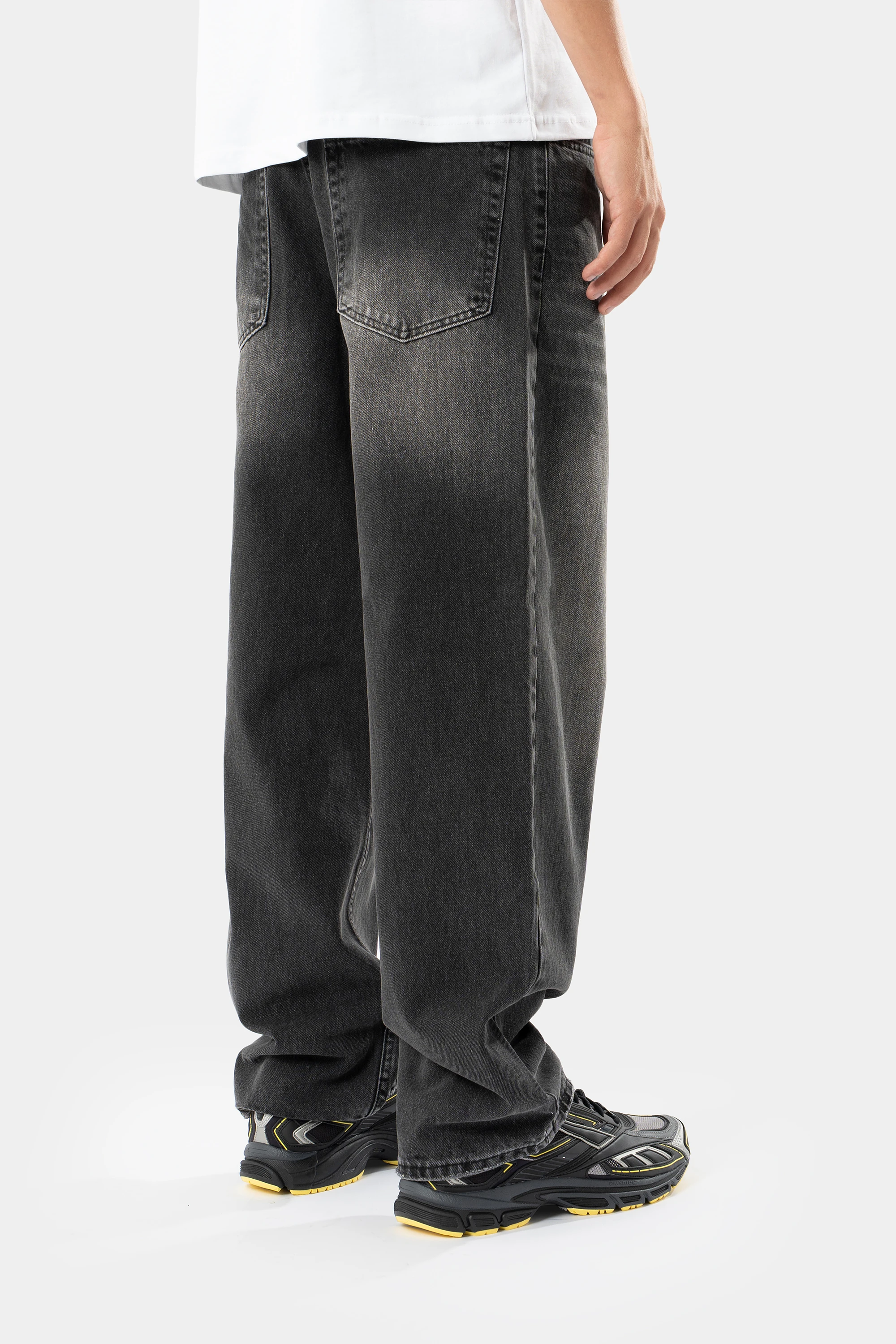 Baggy Tint-Washed Jeans