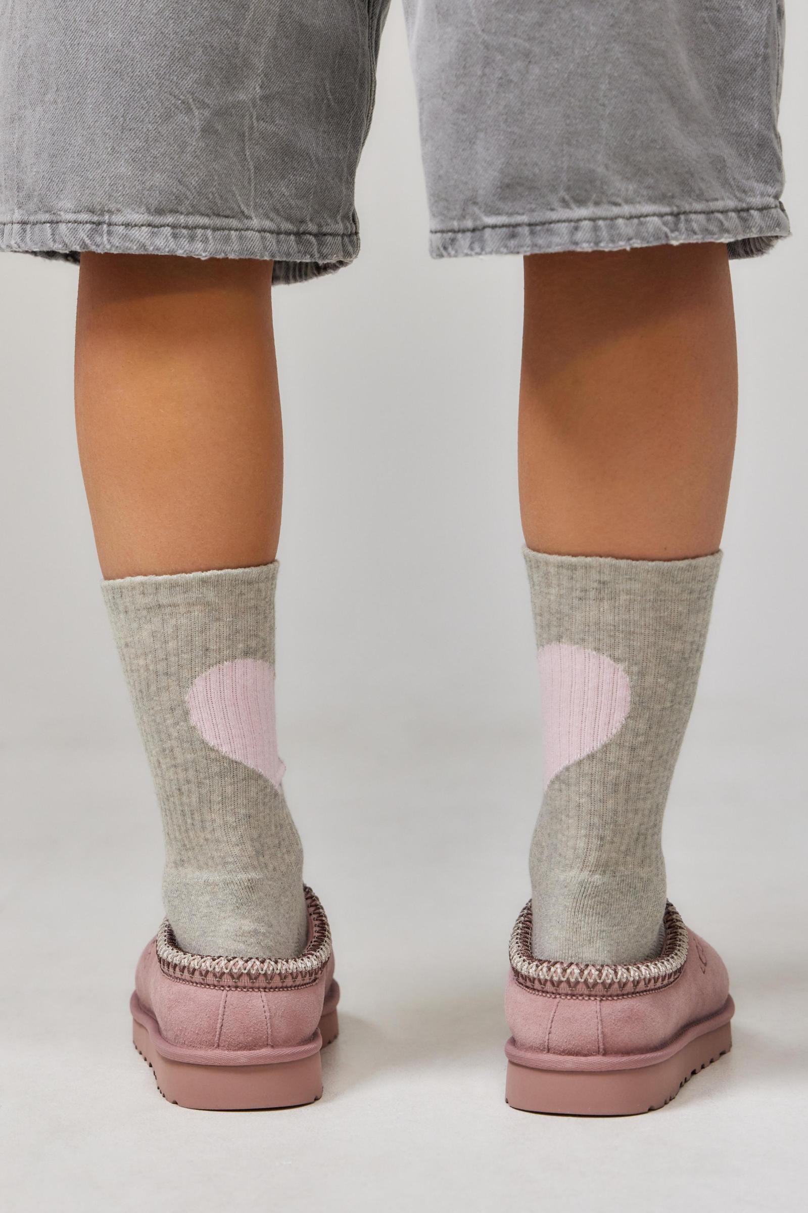 U.O. Heart Crew Socks (UO-42)