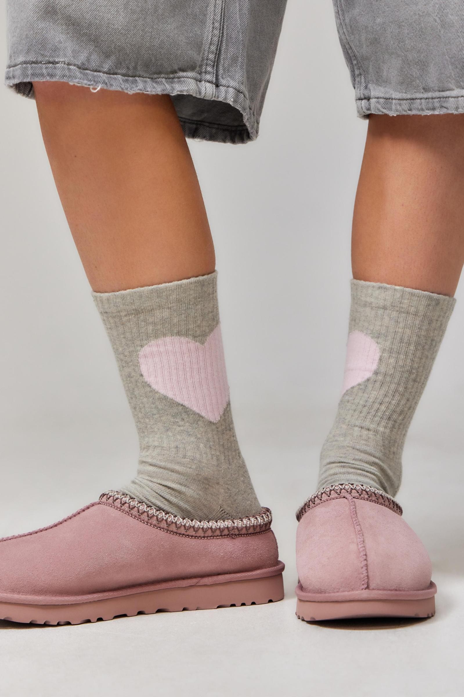 U.O. Heart Crew Socks (UO-42)