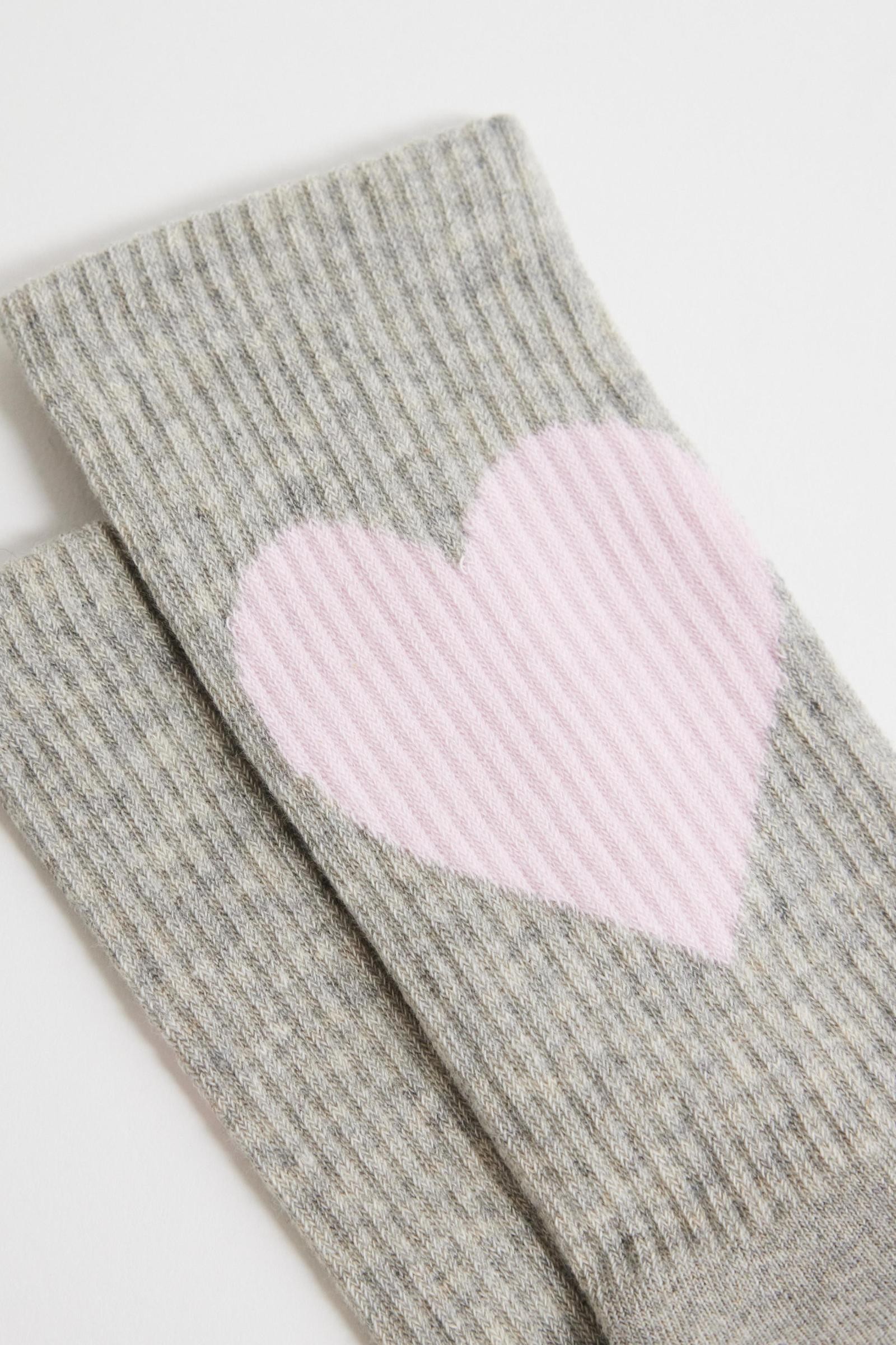 U.O. Heart Crew Socks (UO-42)