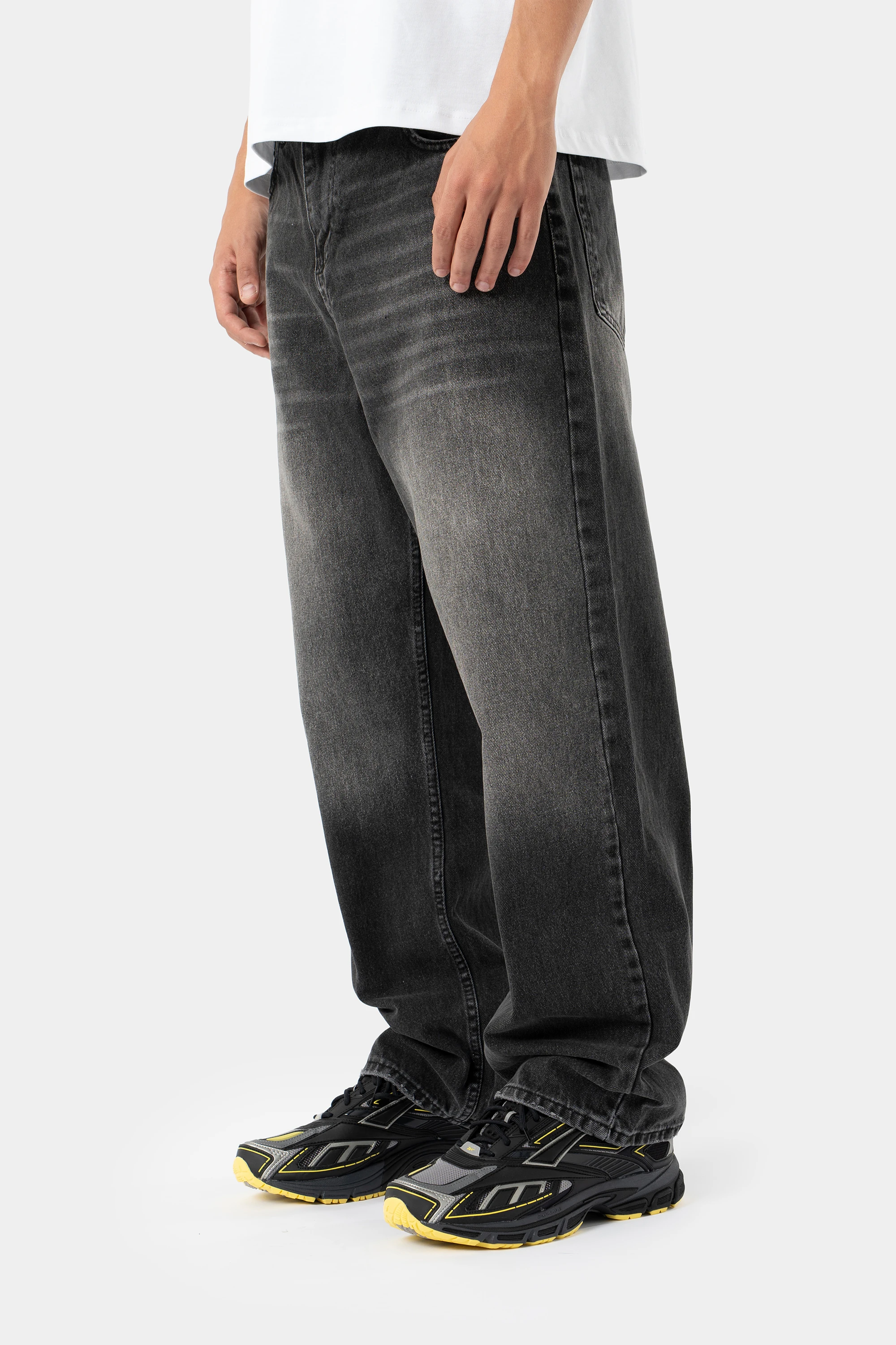 Baggy Tint-Washed Jeans