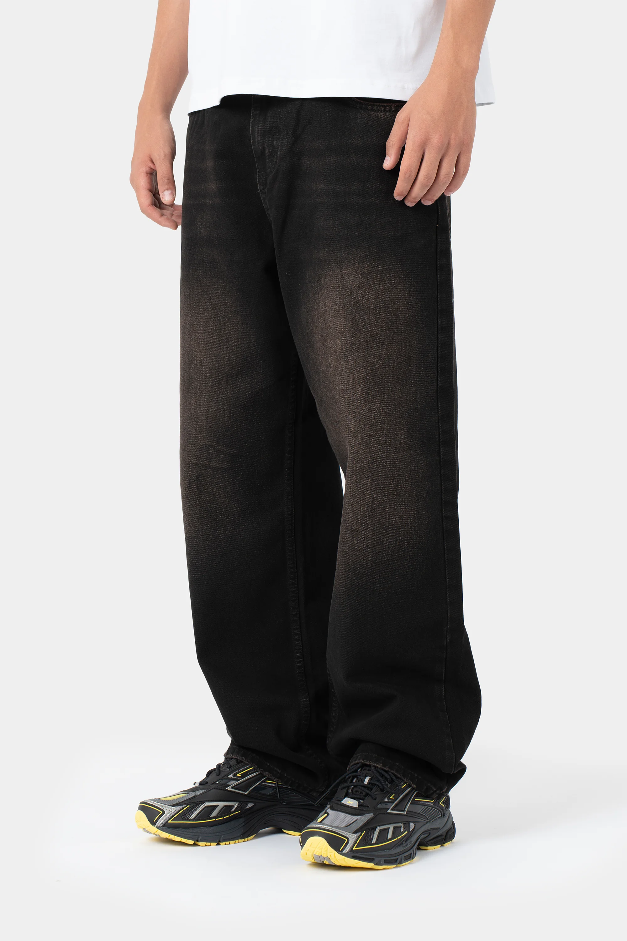 Baggy Tint-Washed Jeans