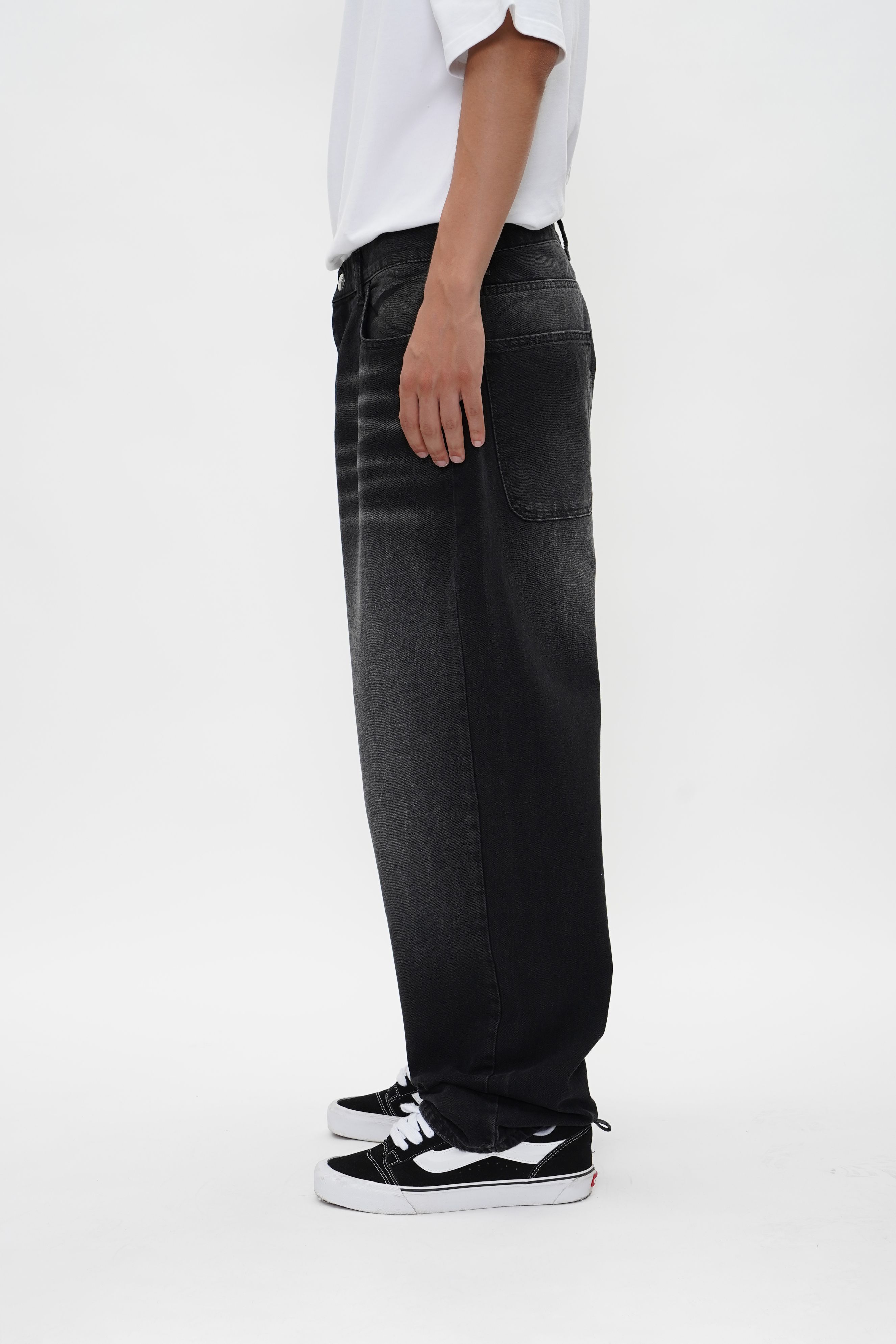 Sohigh Cross Embroidered Baggy Jeans - Black Tint