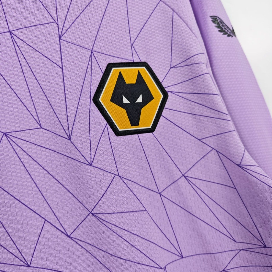 Wolverhampton Wanderers 2022-23 kaleci forması