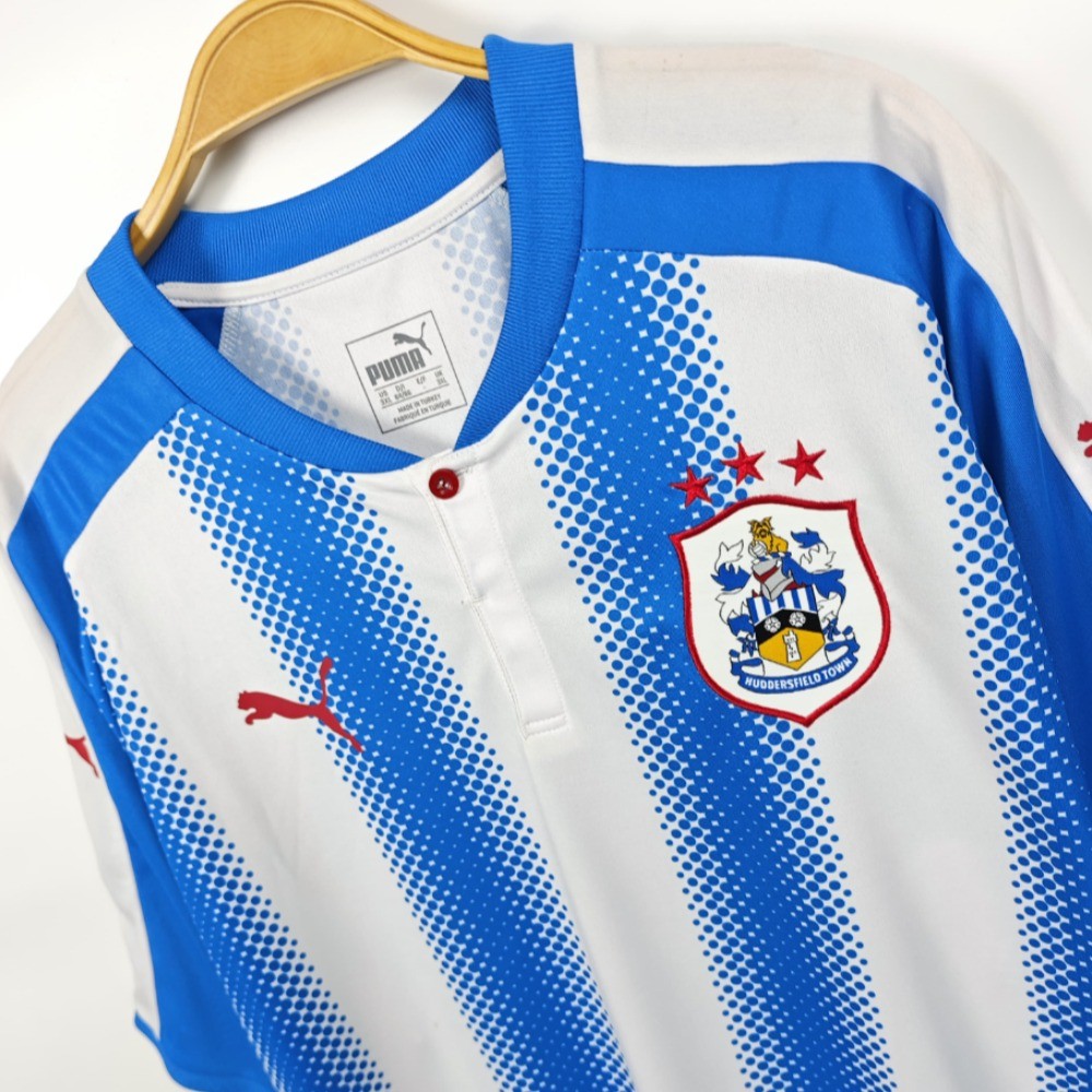 Huddersfield Town home 2017-18