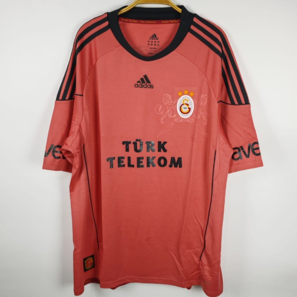 Galatasaray third 2010-11