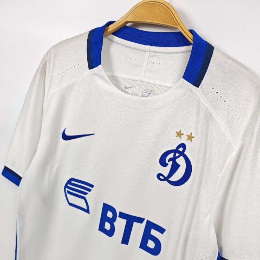 Dynamo Moscow away 2015-16(hafif defolu)