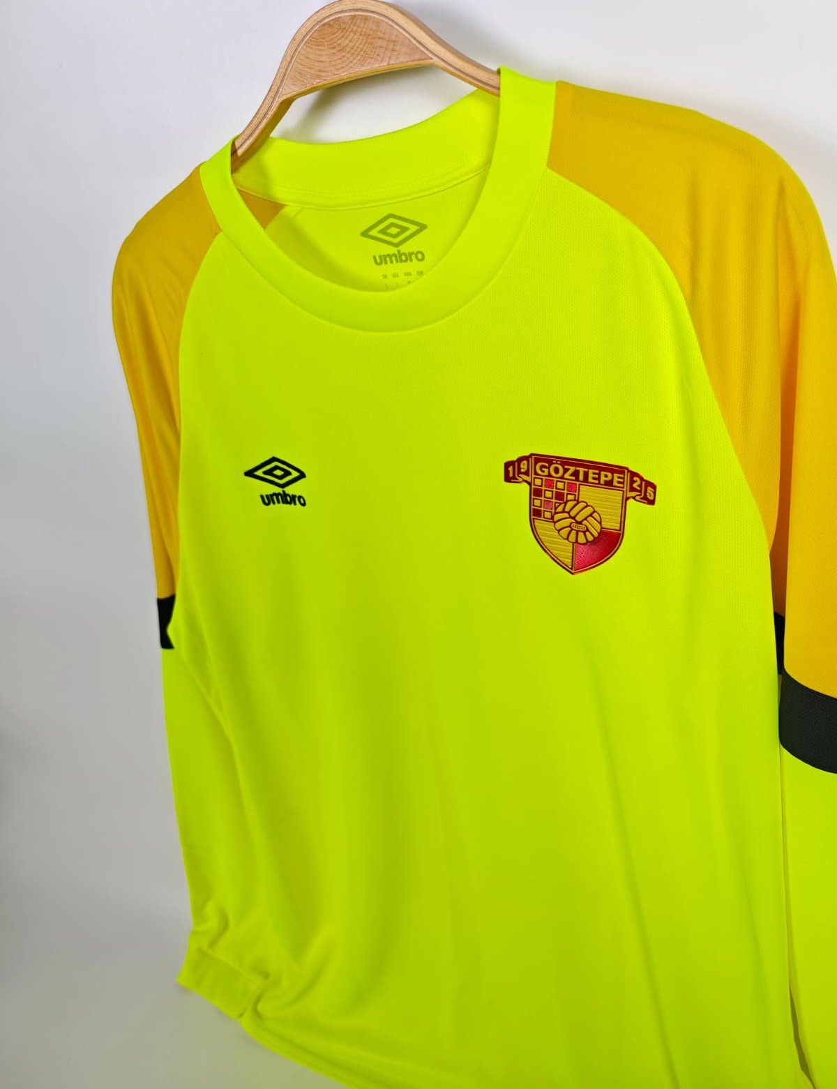 Göztepe kaleci forması 