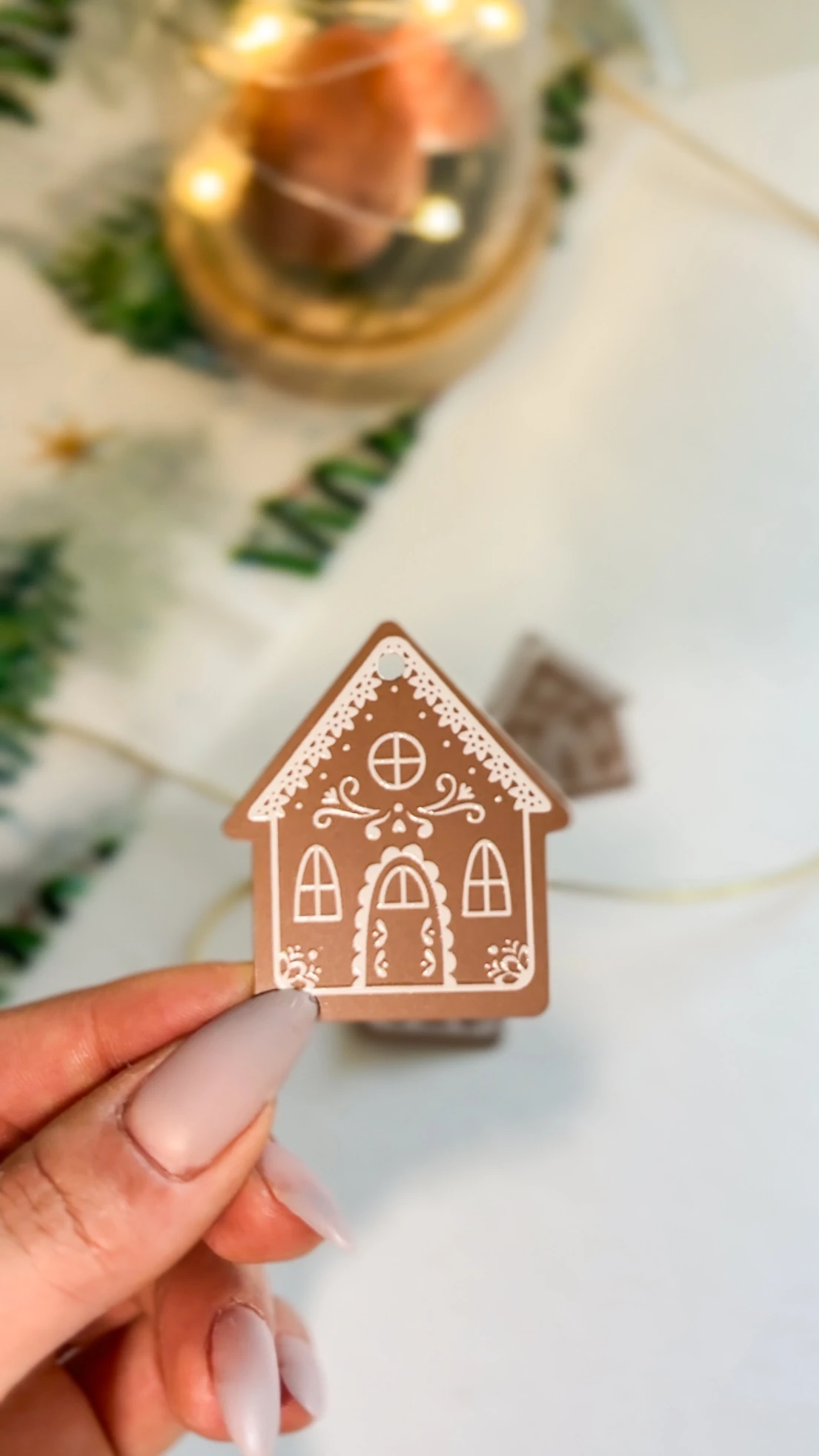 Kurabiye ev delikli etiket 4 cm 20 adet delikli yılbaşı etiketi kabartma detaylı