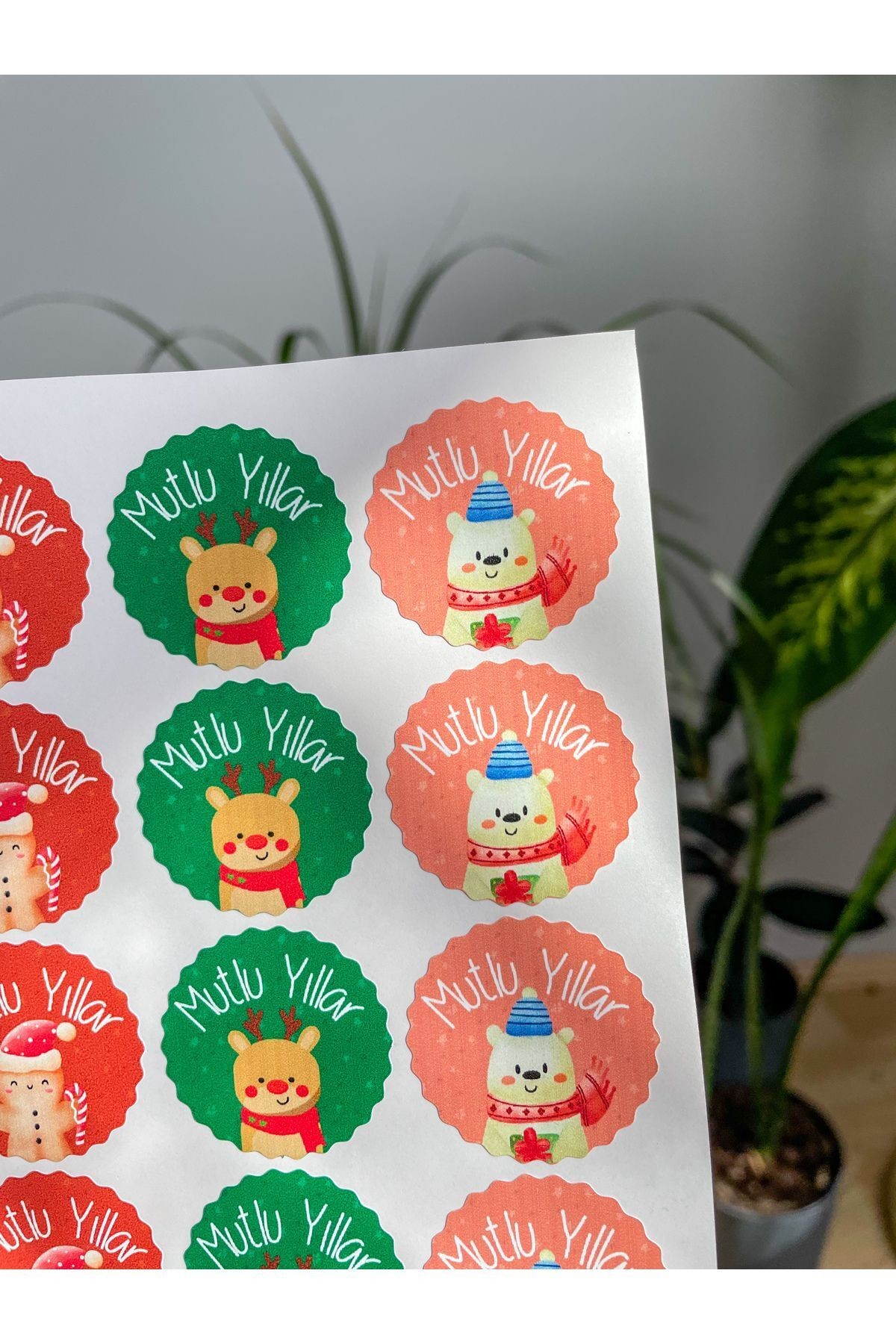 Yılbaşı Sticker 3,5 Cm 48 Adet Çiçek Kesim Sticker, Neşeli Suratlar,mutlu Yıllar Sticker, Opak
