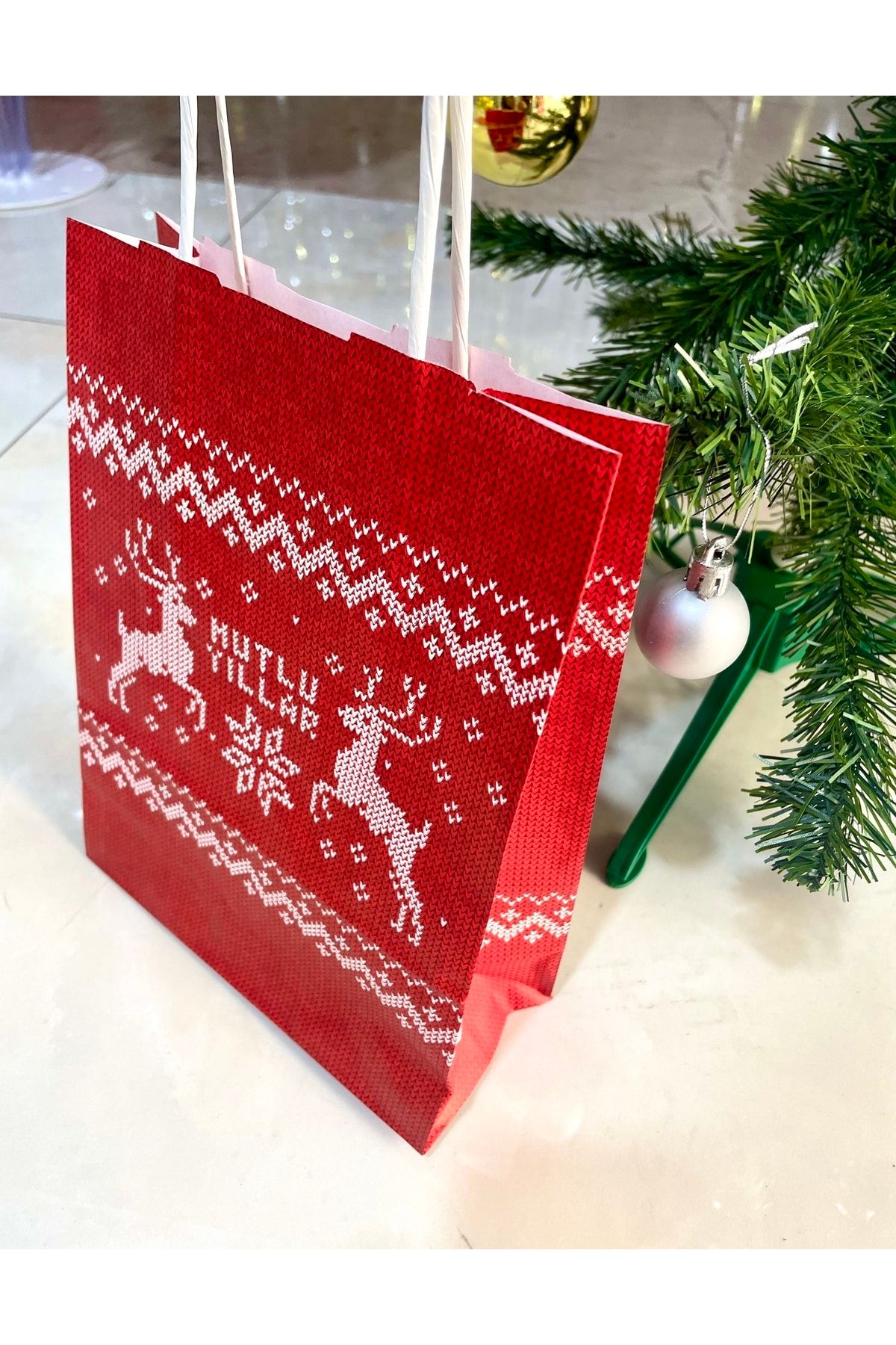 Yılbaşı Desenli Karton Çanta 1 Adet 25x12x31 Cm Mutlu Yıllar Desenli Büklüm Saplı Yılbaşı Hediyesi