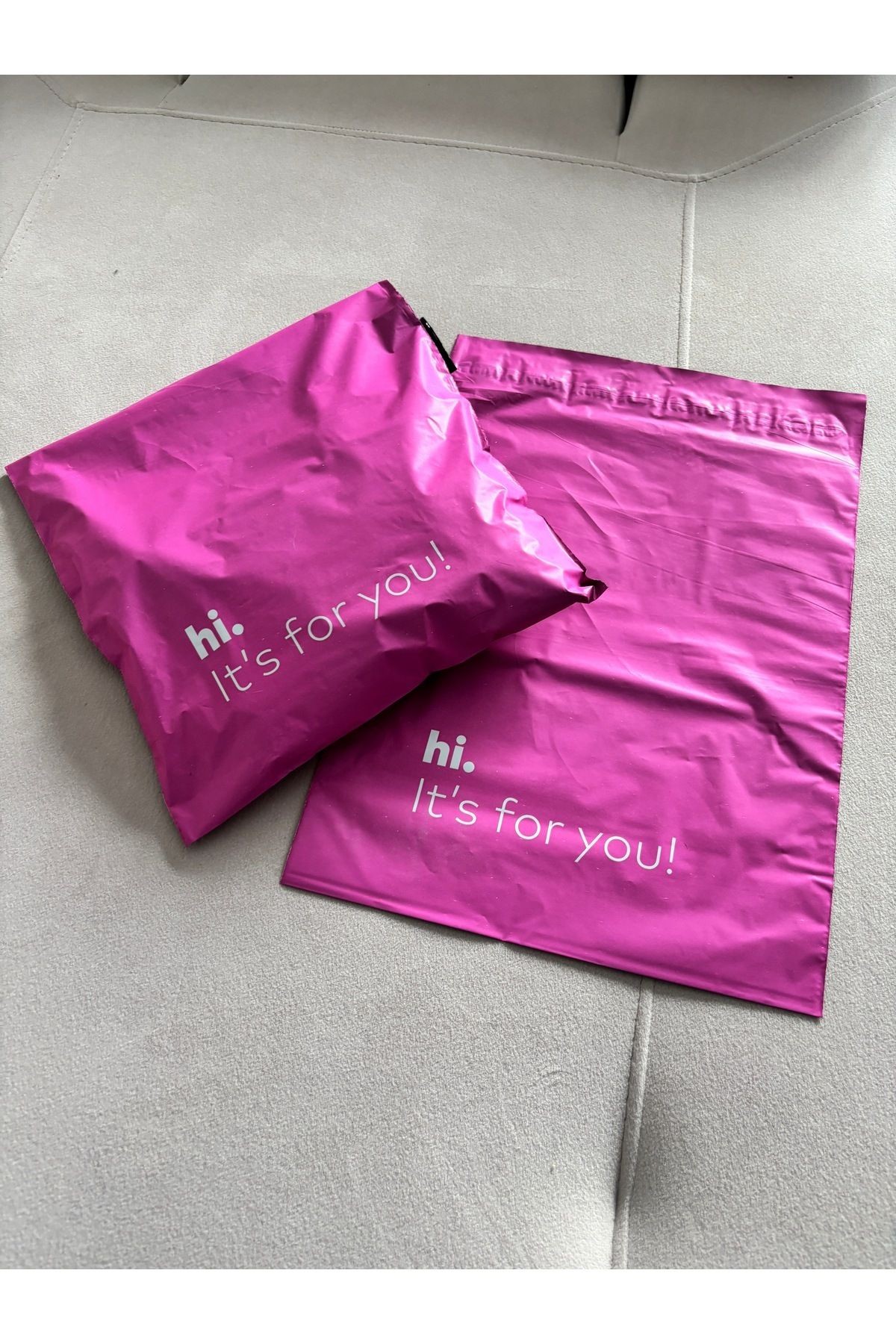 Pembe kargo poşeti 24x30 cm 5 adet cepsiz renkli kargo poşeti(baskılı) orta boy / hediye paketi