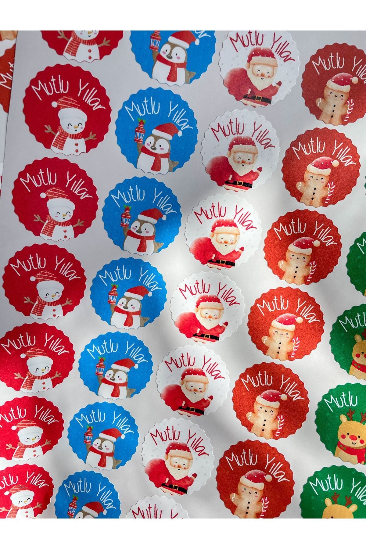 Yılbaşı Sticker 3,5 Cm 48 Adet Çiçek Kesim Sticker, Neşeli Suratlar,mutlu Yıllar Sticker, Opak