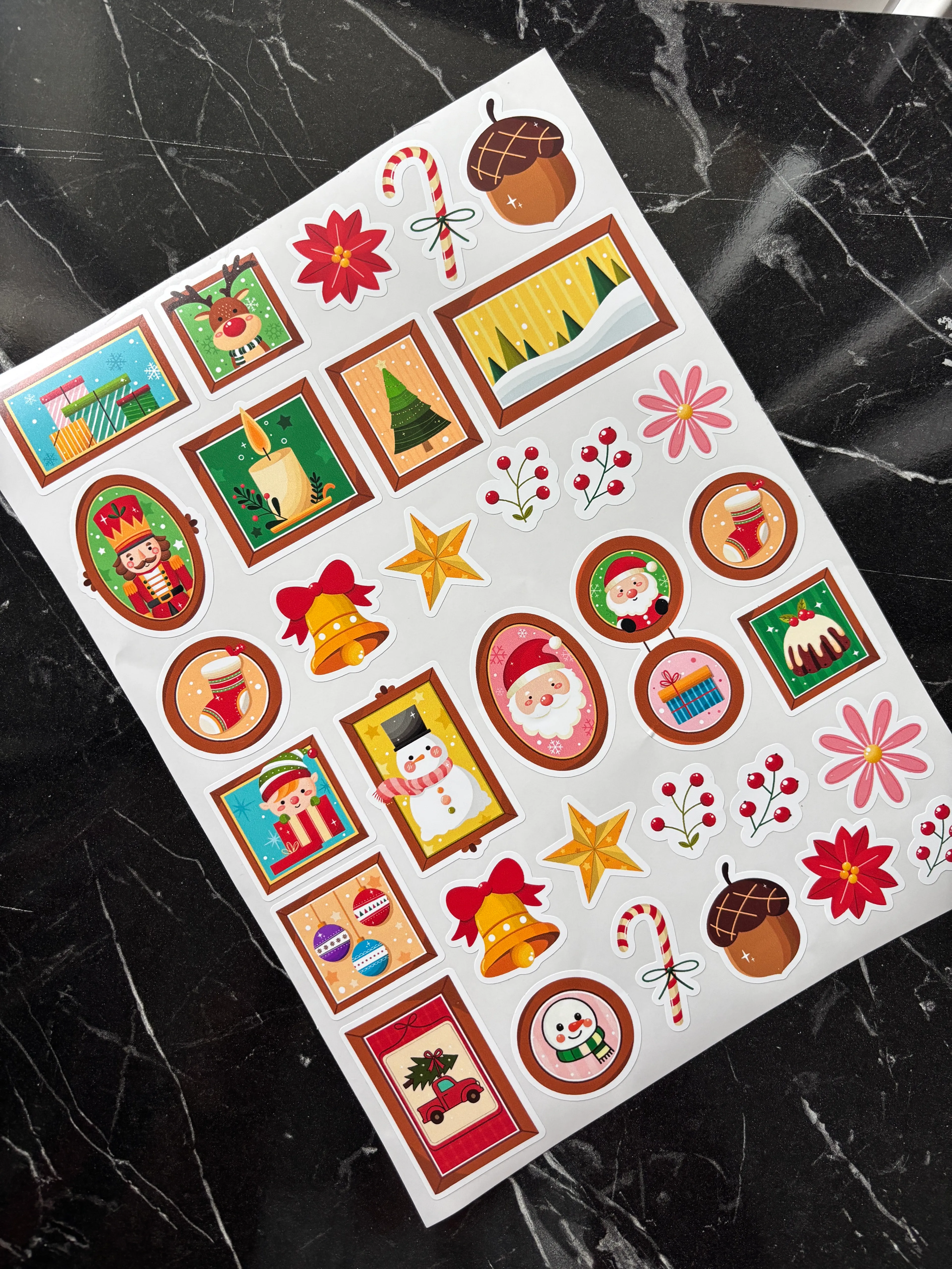 Yılbaşı özel kesim sticker ~3-8 cm arası 32 adet yapışkanlı etiket yılbaşı hediye