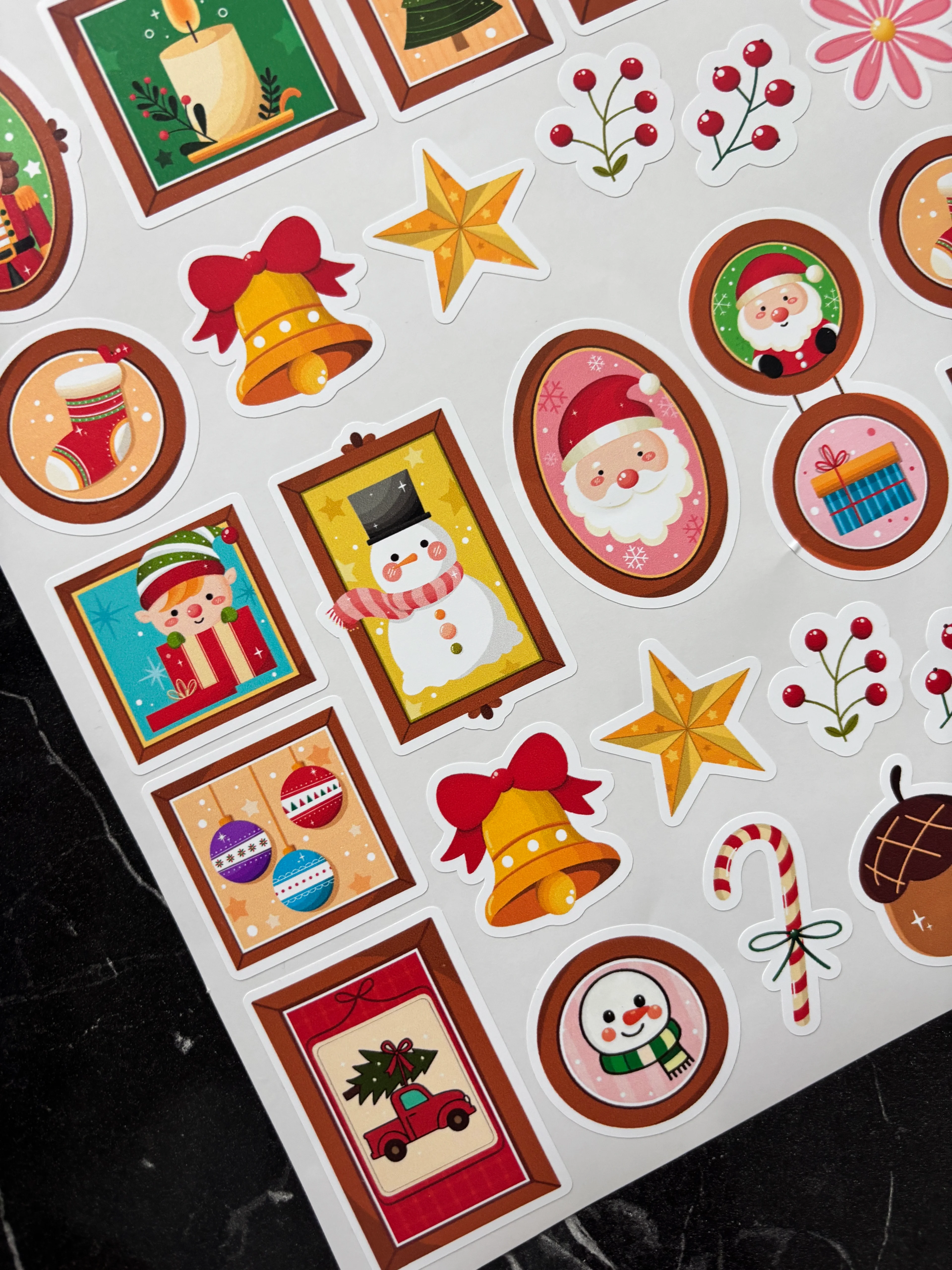 Yılbaşı özel kesim sticker ~3-8 cm arası 32 adet yapışkanlı etiket yılbaşı hediye