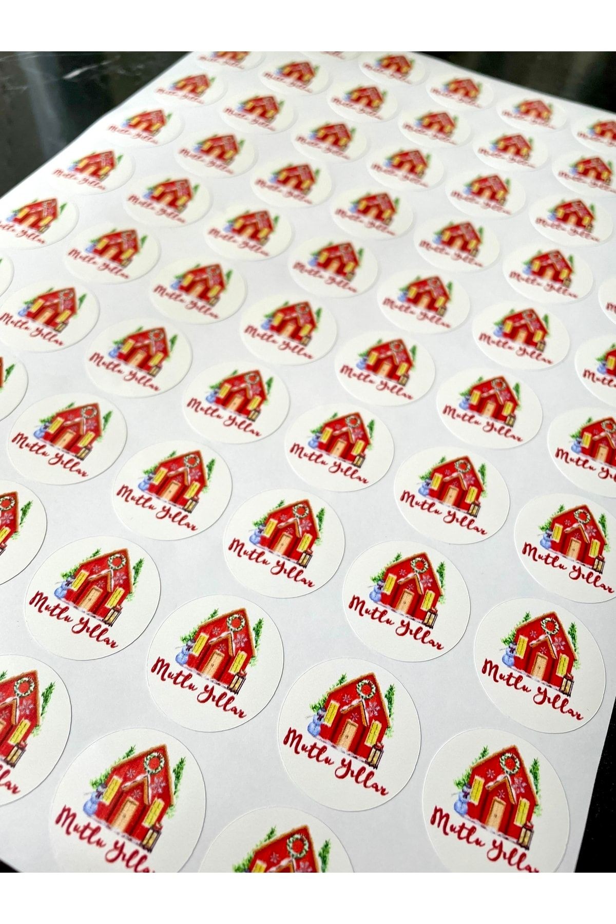 Yılbaşı Serisi Mutlu Yıllar Sticker 3 Cm 70 Adet Yapışkanlı Etiket Yılbaşı Paketlemesi