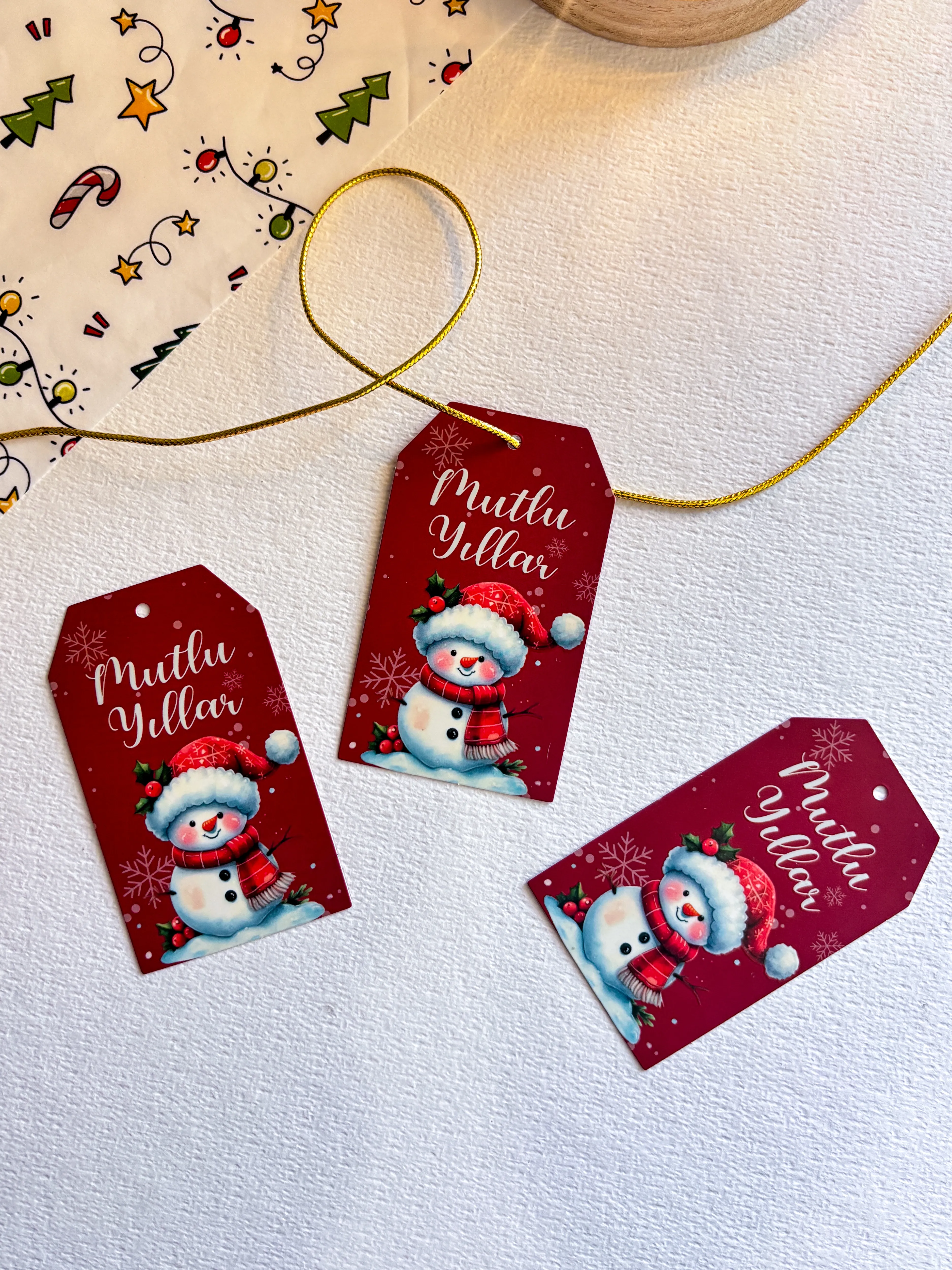 Yılbaşı delikli etiket 4,5x7 cm 20 adet çift yön kabartma detaylı  yeni yıl hediyeşik etiket