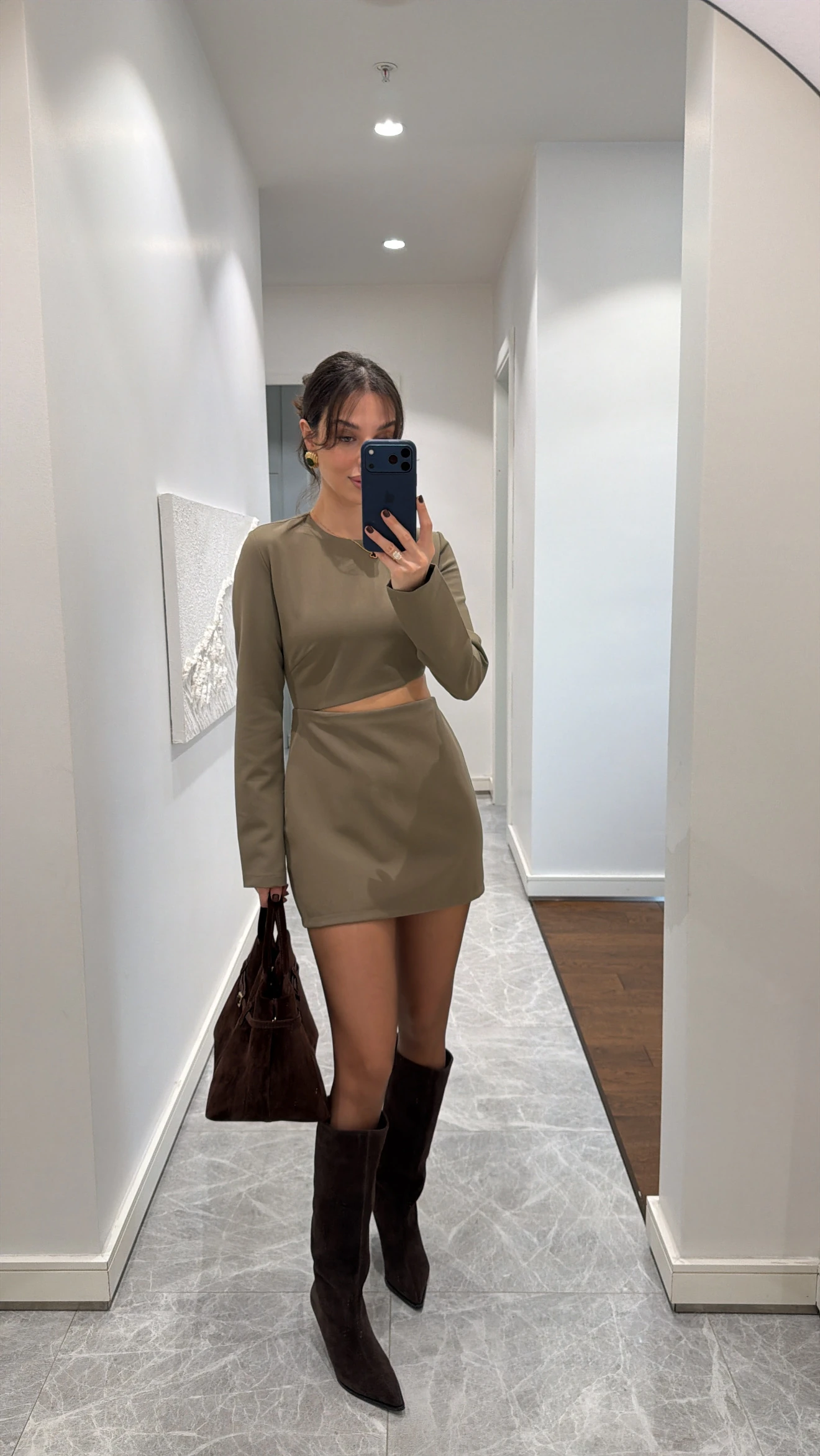 BEL DEKOLTELİ ELBİSE 