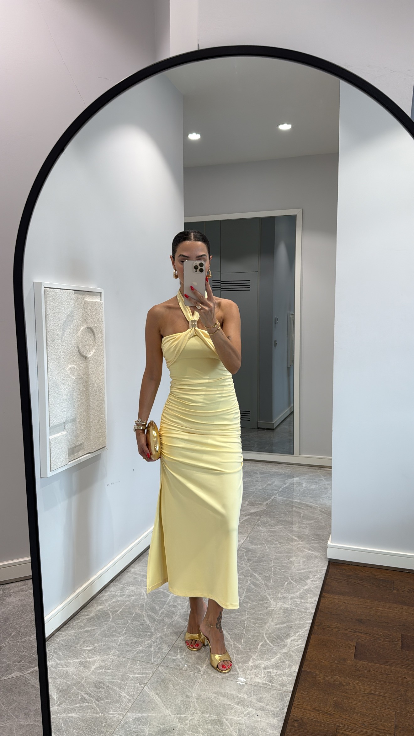 HALTER YAKA TOKA DETAYLI ELBİSE - SARI