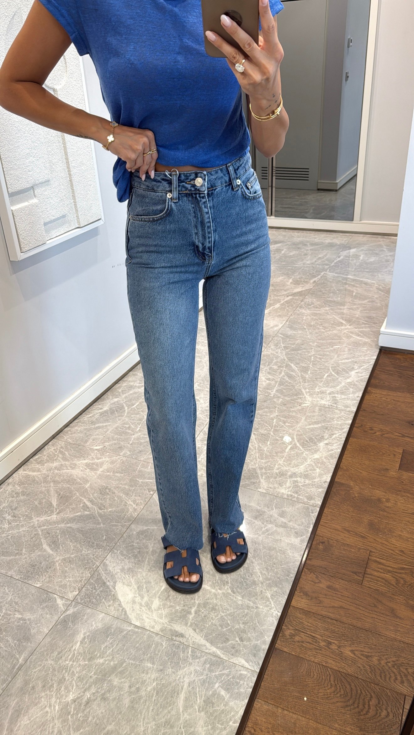 YÜKSEK BEL KESİK PAÇA JEAN PANTOLON