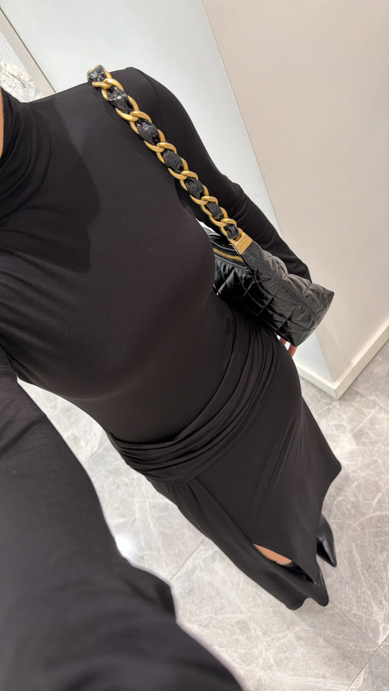 BEL DETAYLI YIRTMAÇLI ELBİSE