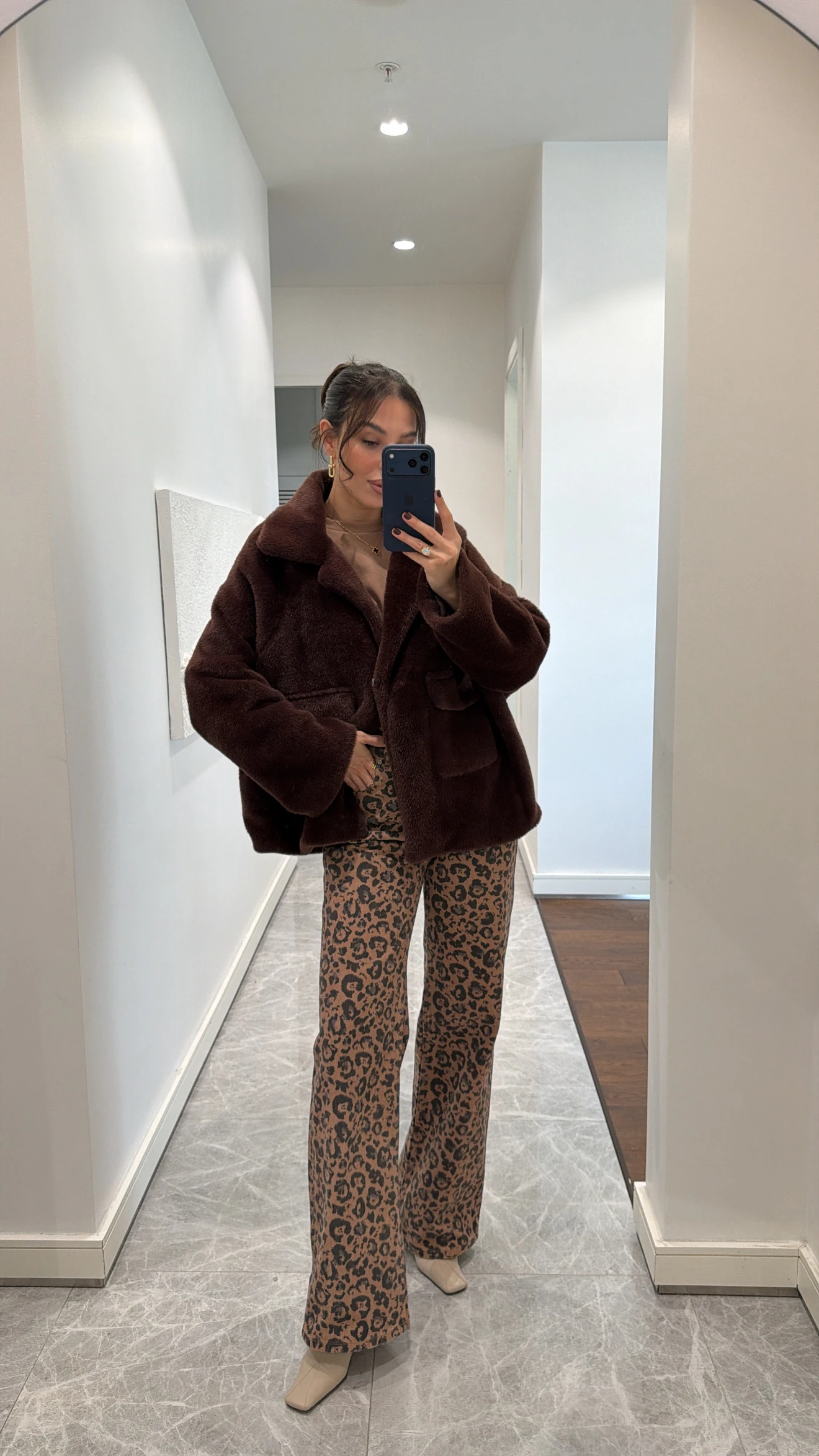 YUMUŞAK DOKULU KÜRK KISA KABAN