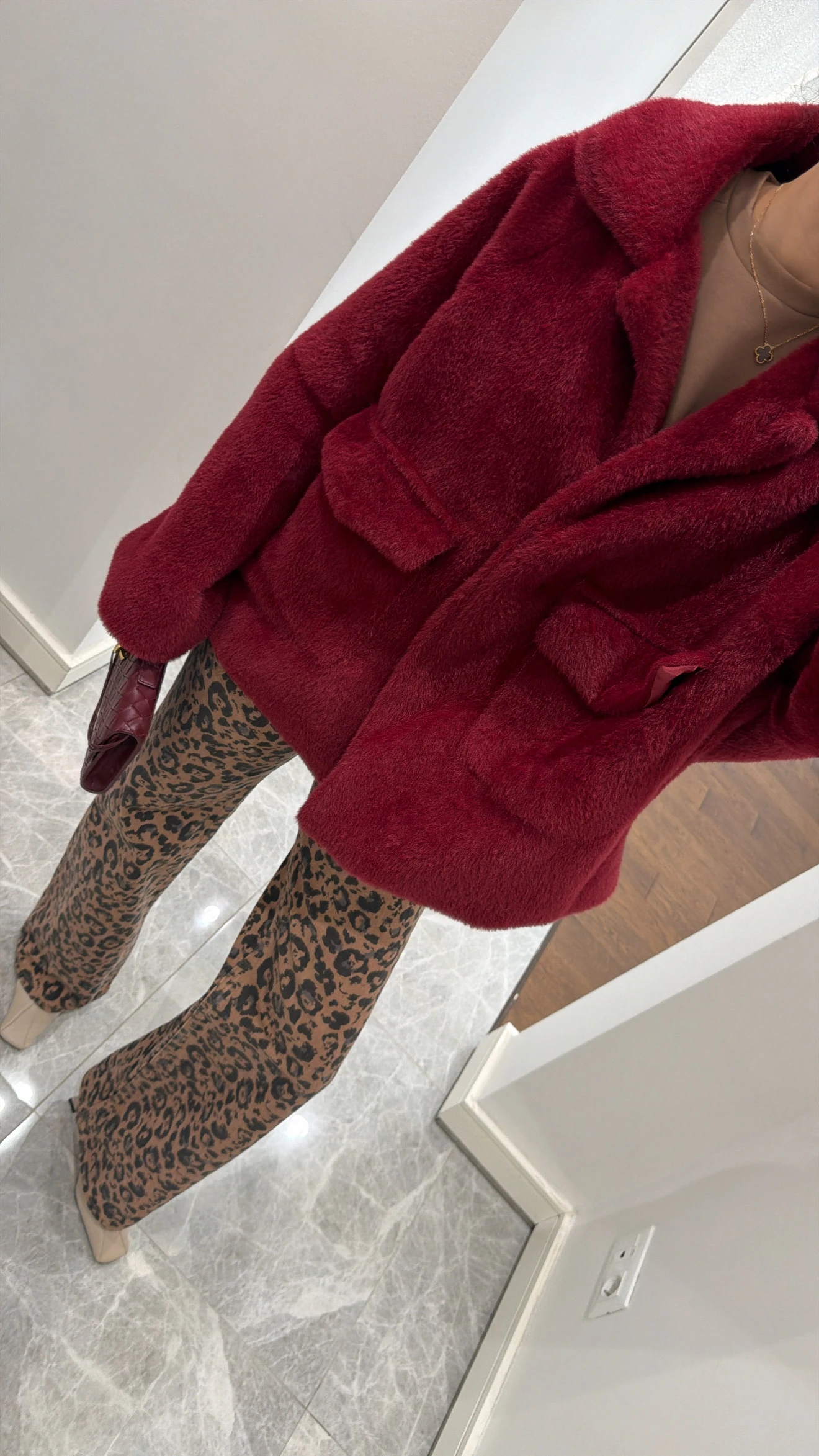 YUMUŞAK DOKULU KÜRK KISA KABAN