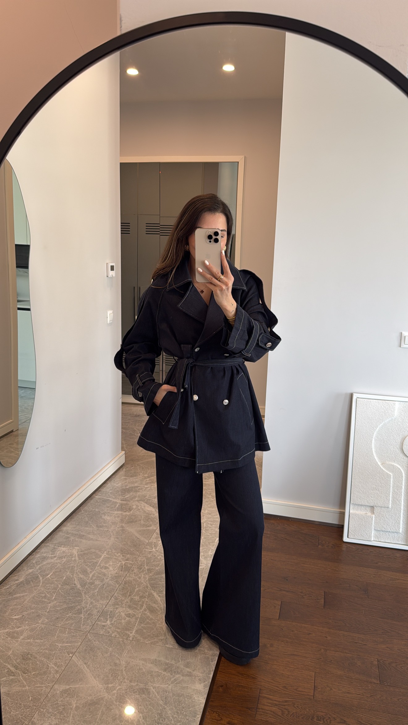  Dikiş Detaylı Geniş Paça Pantolon