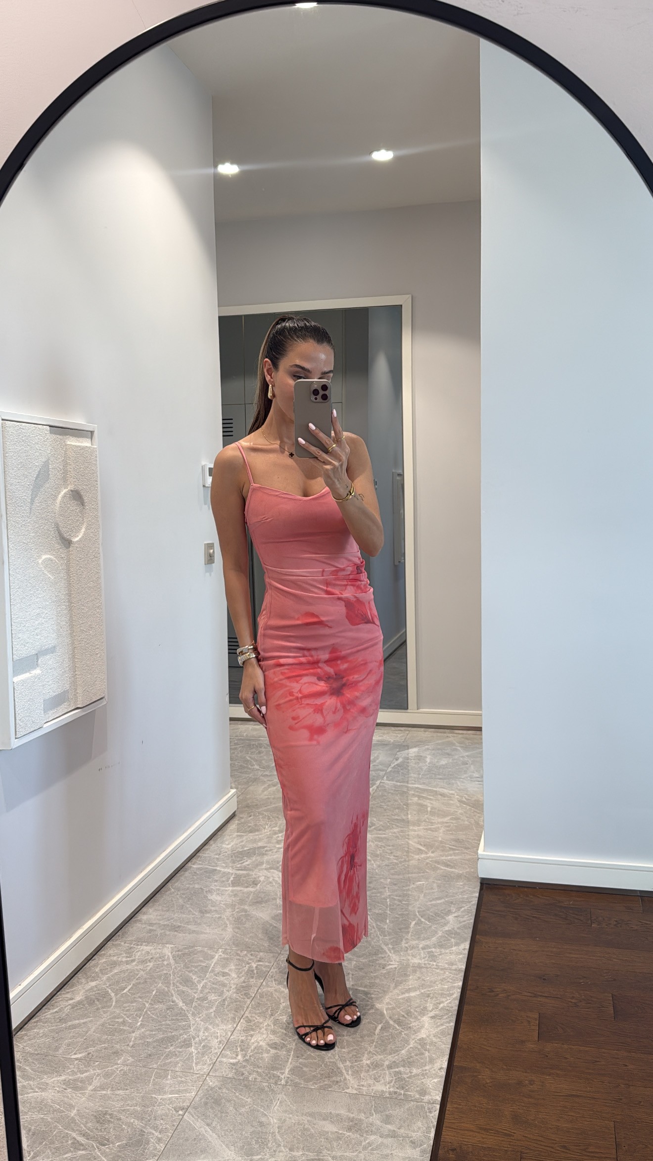 ÇİÇEK DESENLİ ASKILI ELBİSE - PEMBE