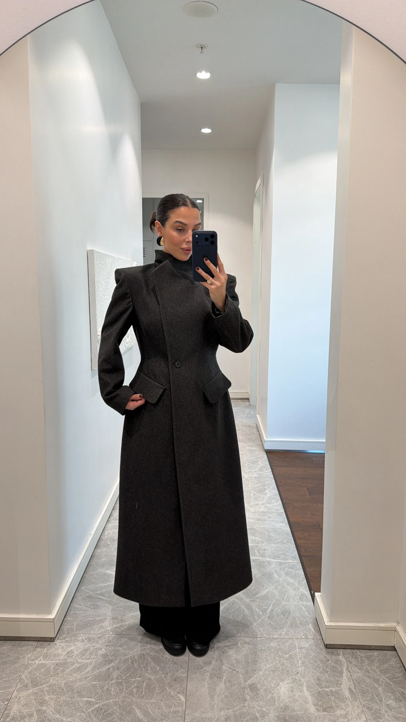 DİK YAKA BEL OTURTMALI VATKALI MAXİ KAŞE KABAN