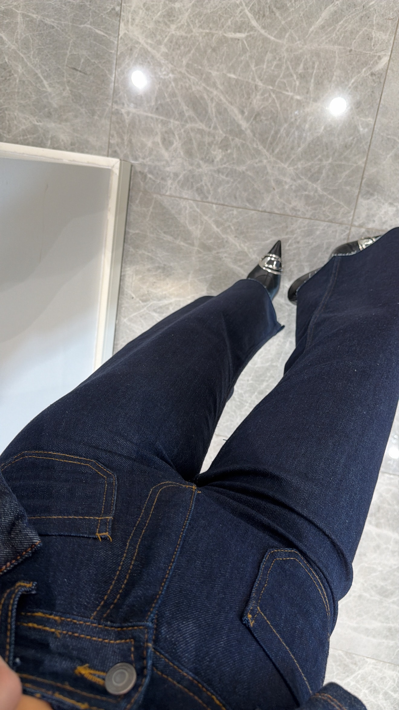 ÖN CEPLİ YÜKSEK BEL GENİŞ PAÇA JEAN