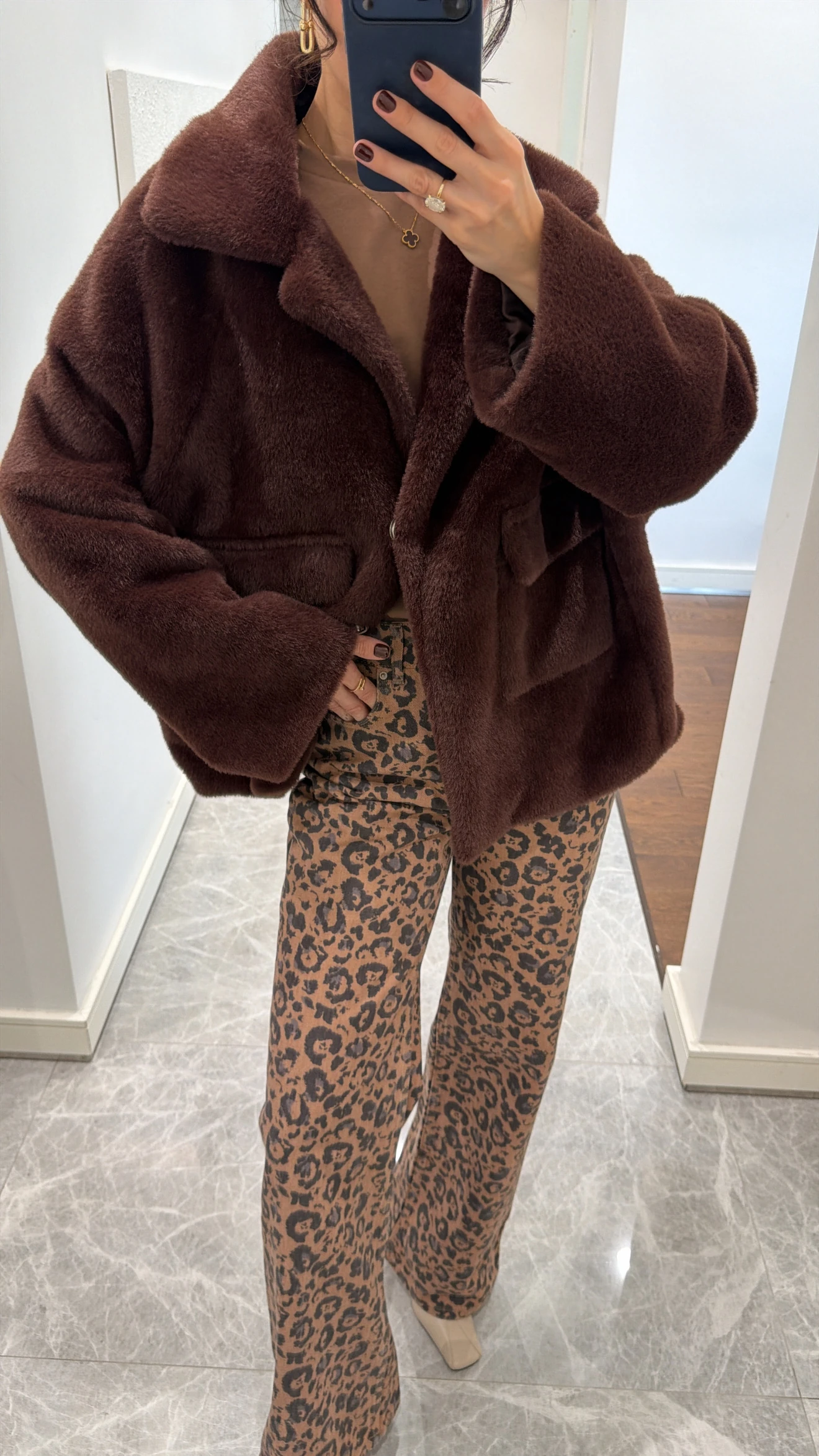 YUMUŞAK DOKULU KÜRK KISA KABAN