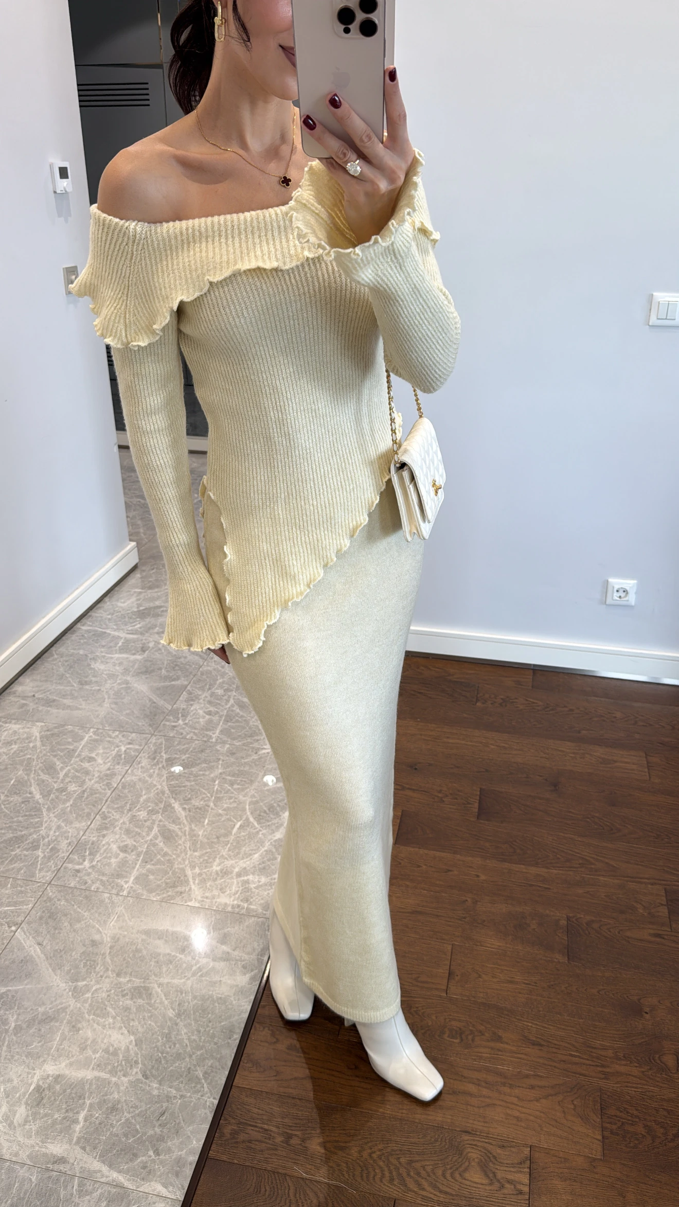 YAKASI ASİMETRİK KESİM KAZAK ETEK TAKIM