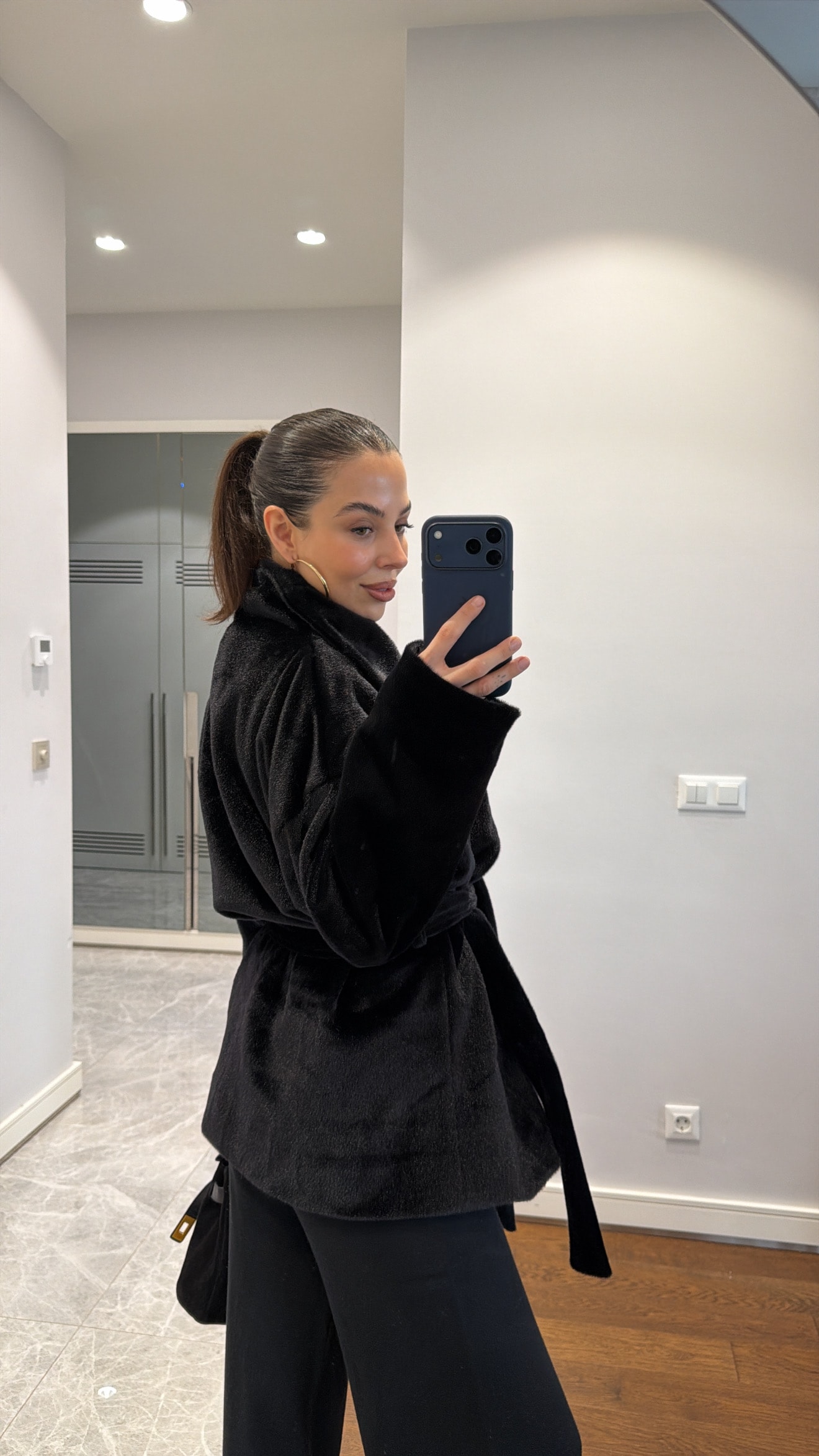 DİK YAKA BELİ KUŞAKLI KAŞE CEKET