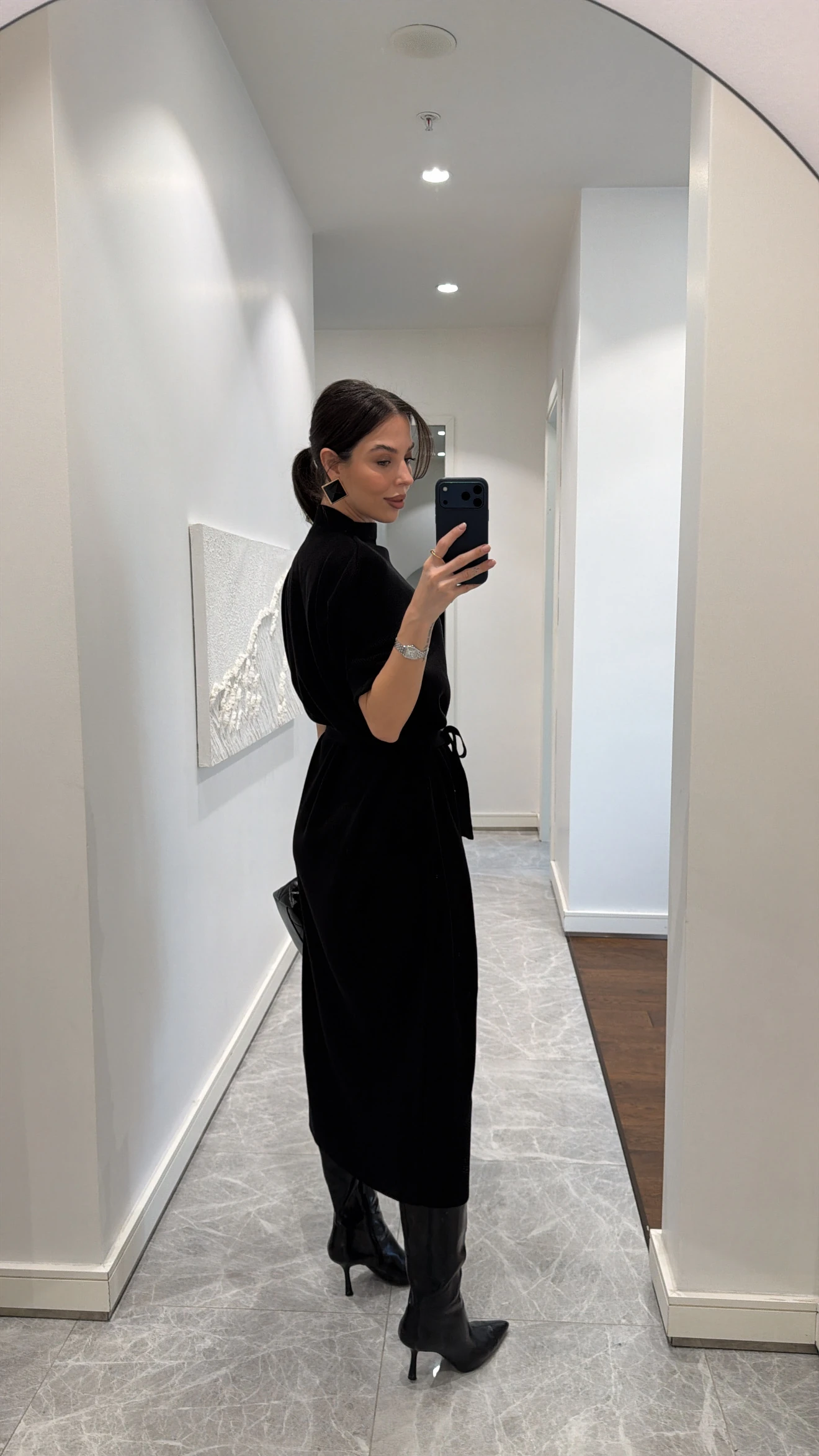 KUŞAKLI TRİKO MİDİ ELBİSE 