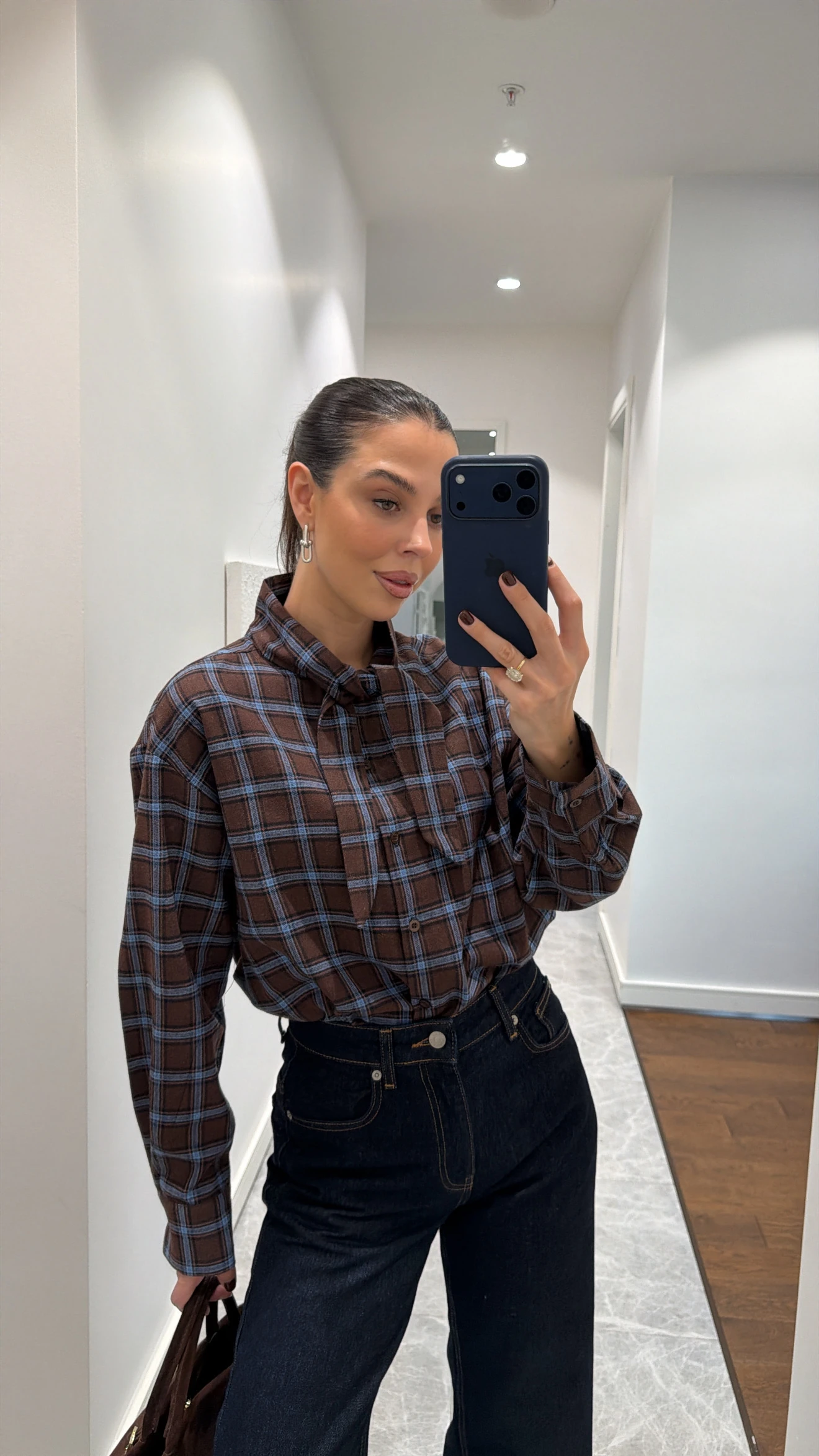 BOYUNDAN BAĞLAMALI GÖMLEK