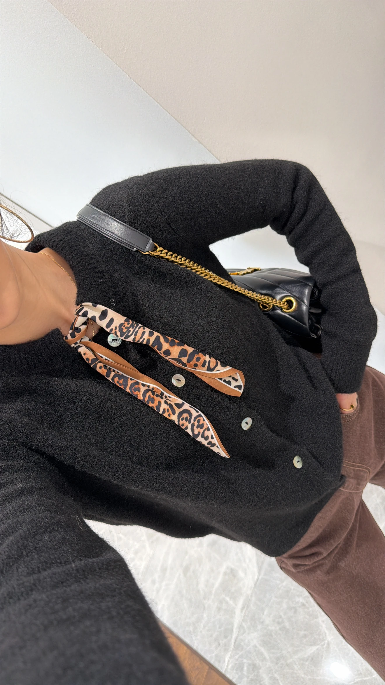 FULAR DETAYLI YUMUŞAK TRİKO HIRKA