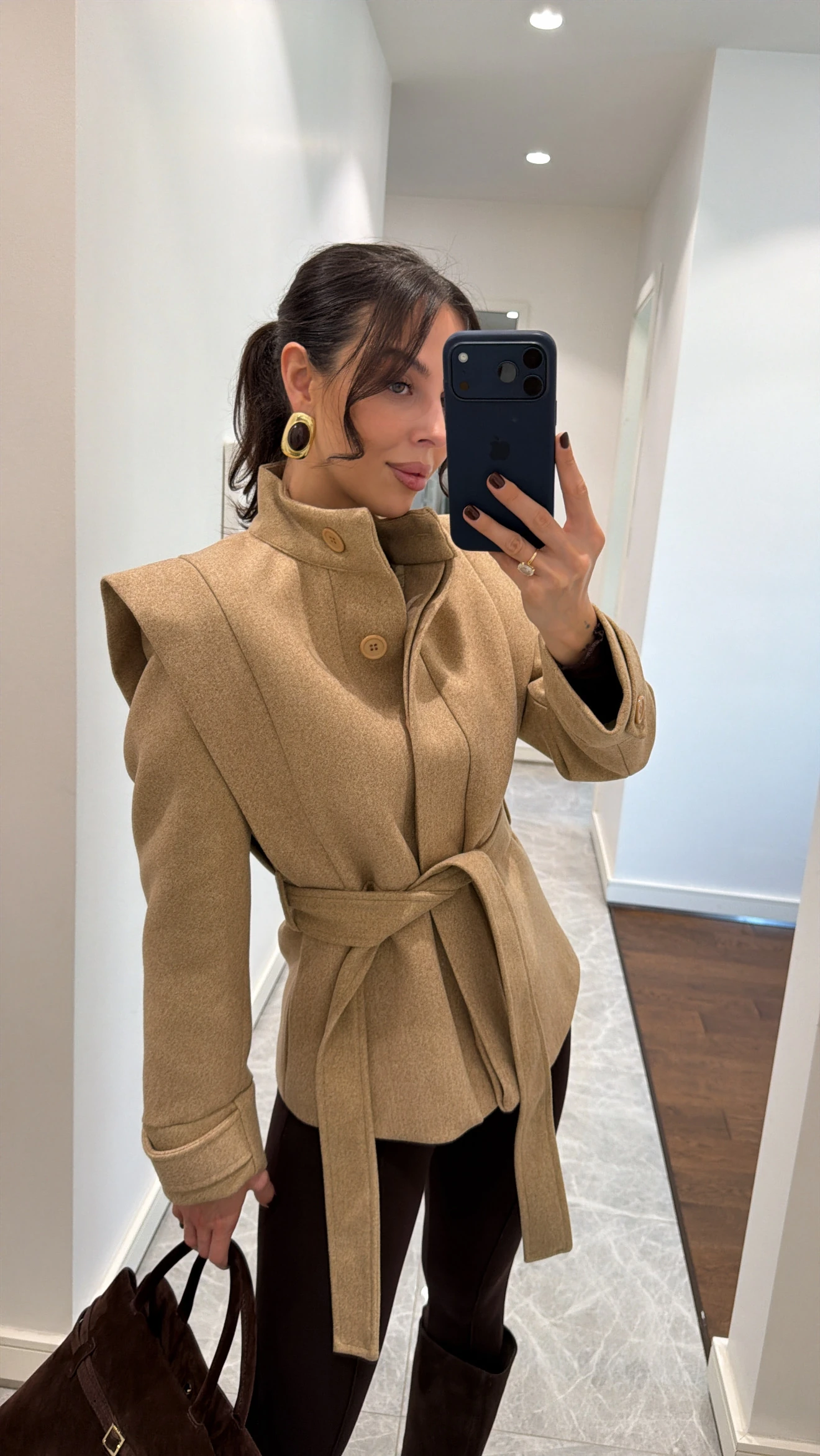 OMUZ DETAYLI KUŞAKLI KAŞE CEKET