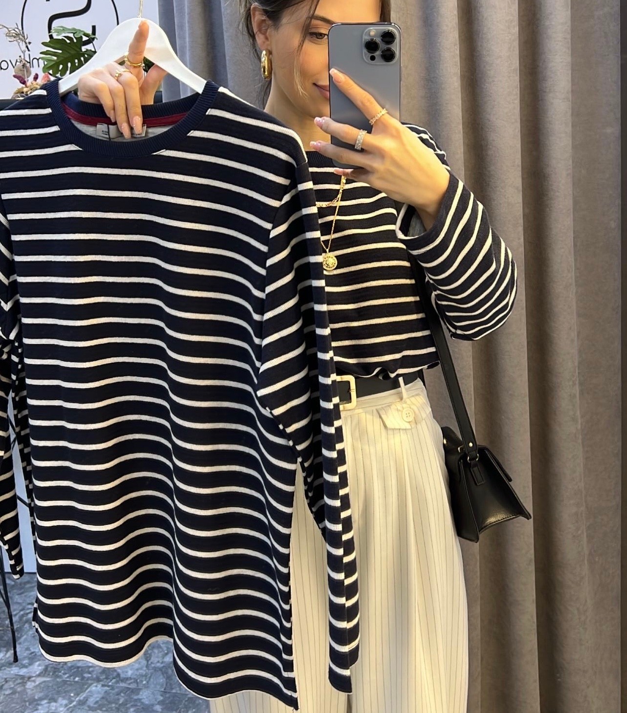 Beyaz lacivert çizgili triko sweatshirt