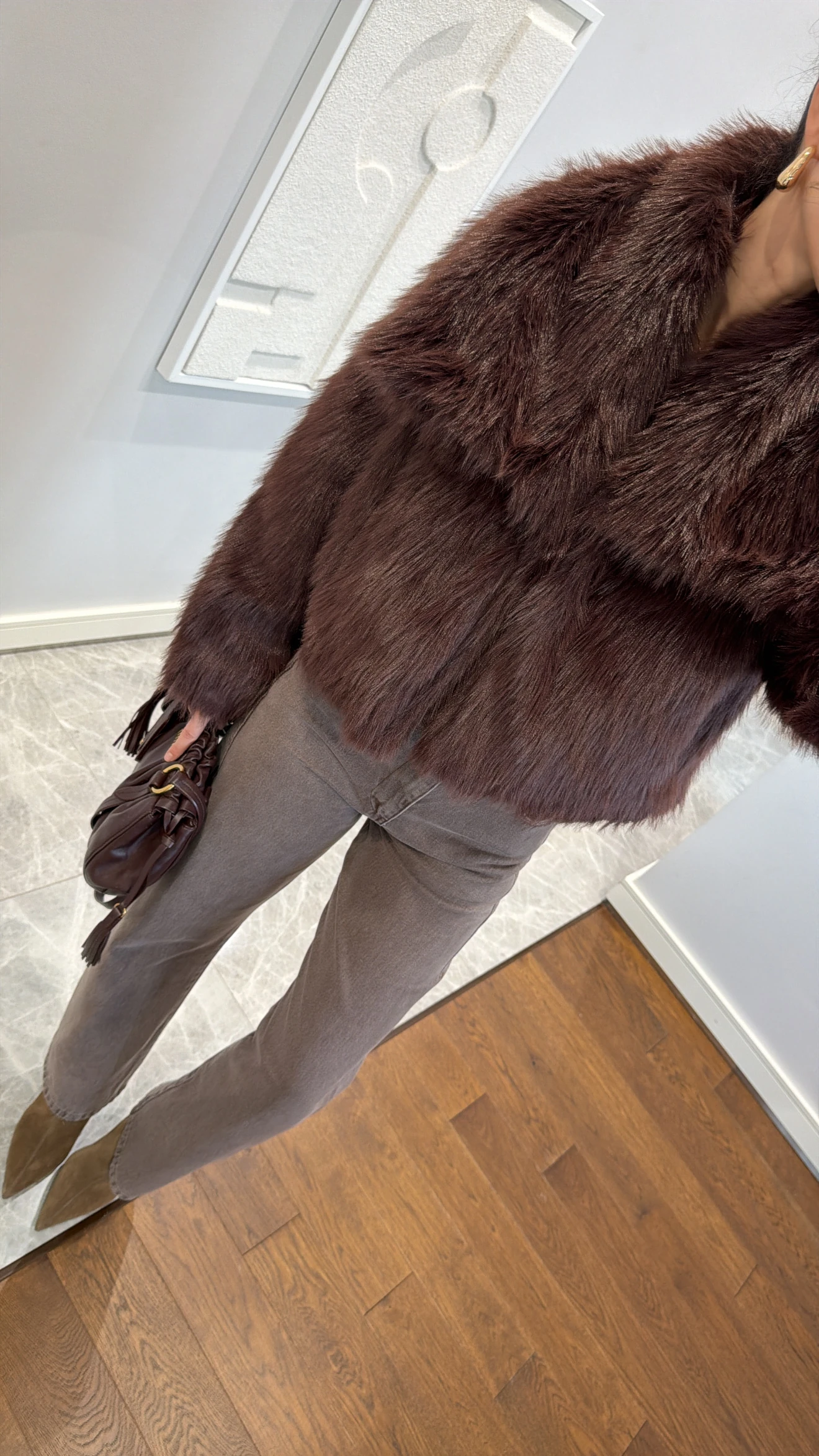 SHORT COLLAR DETAILED FUR