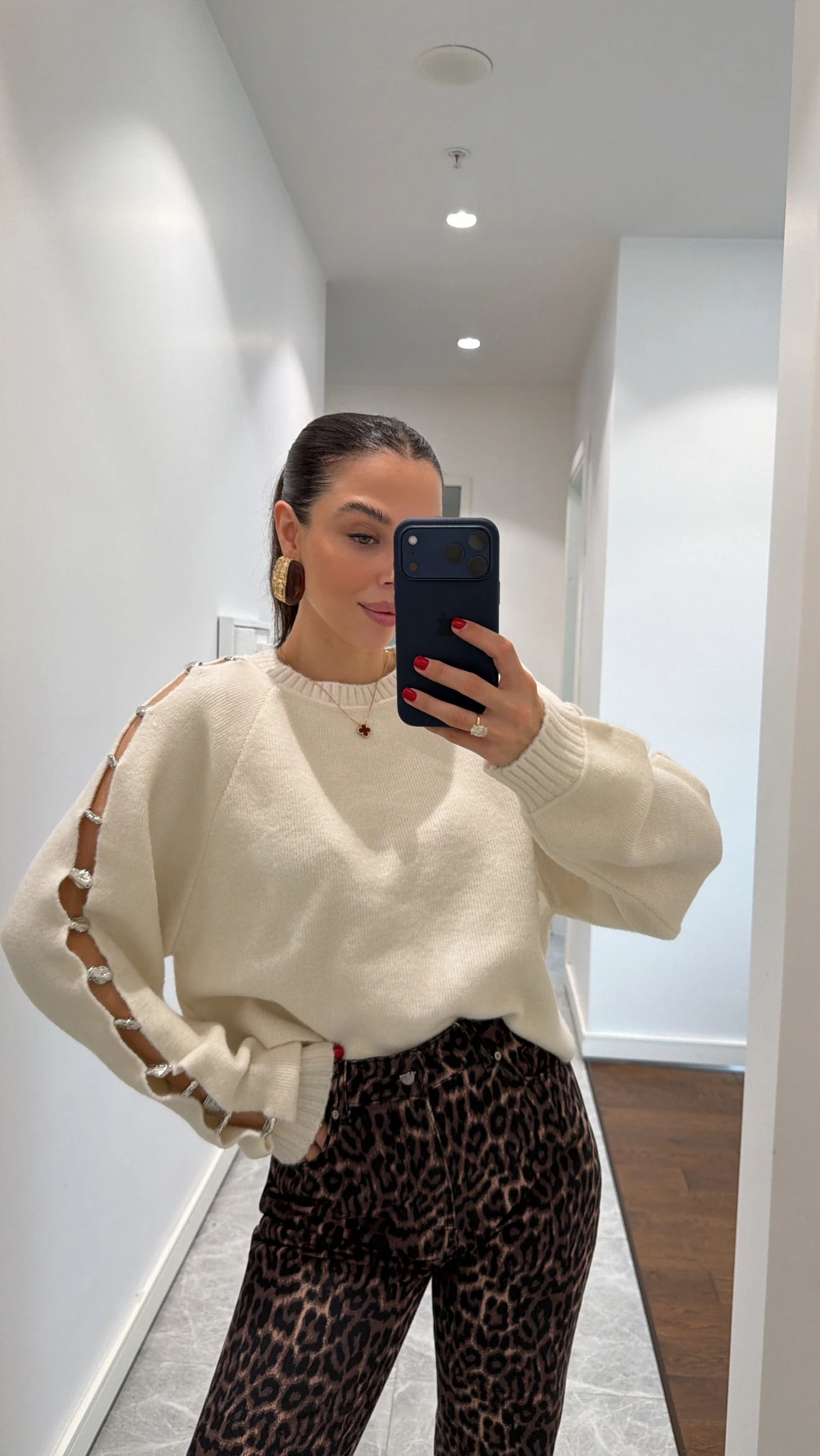 KNITWEAR SWEATER WITH BICYCLE COLLAR ACCESSORIES